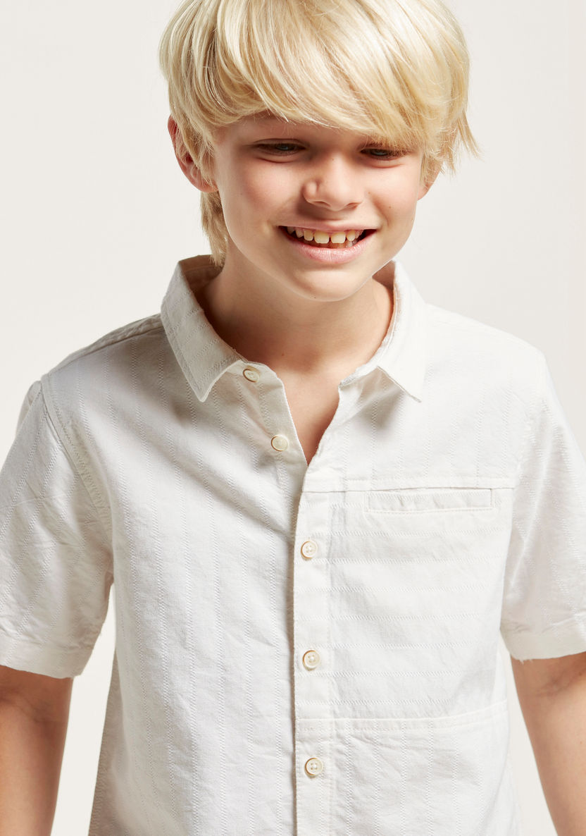 Juniors Solid Shirt with Short Sleeves and Pocket Detail-Shirts-image-2