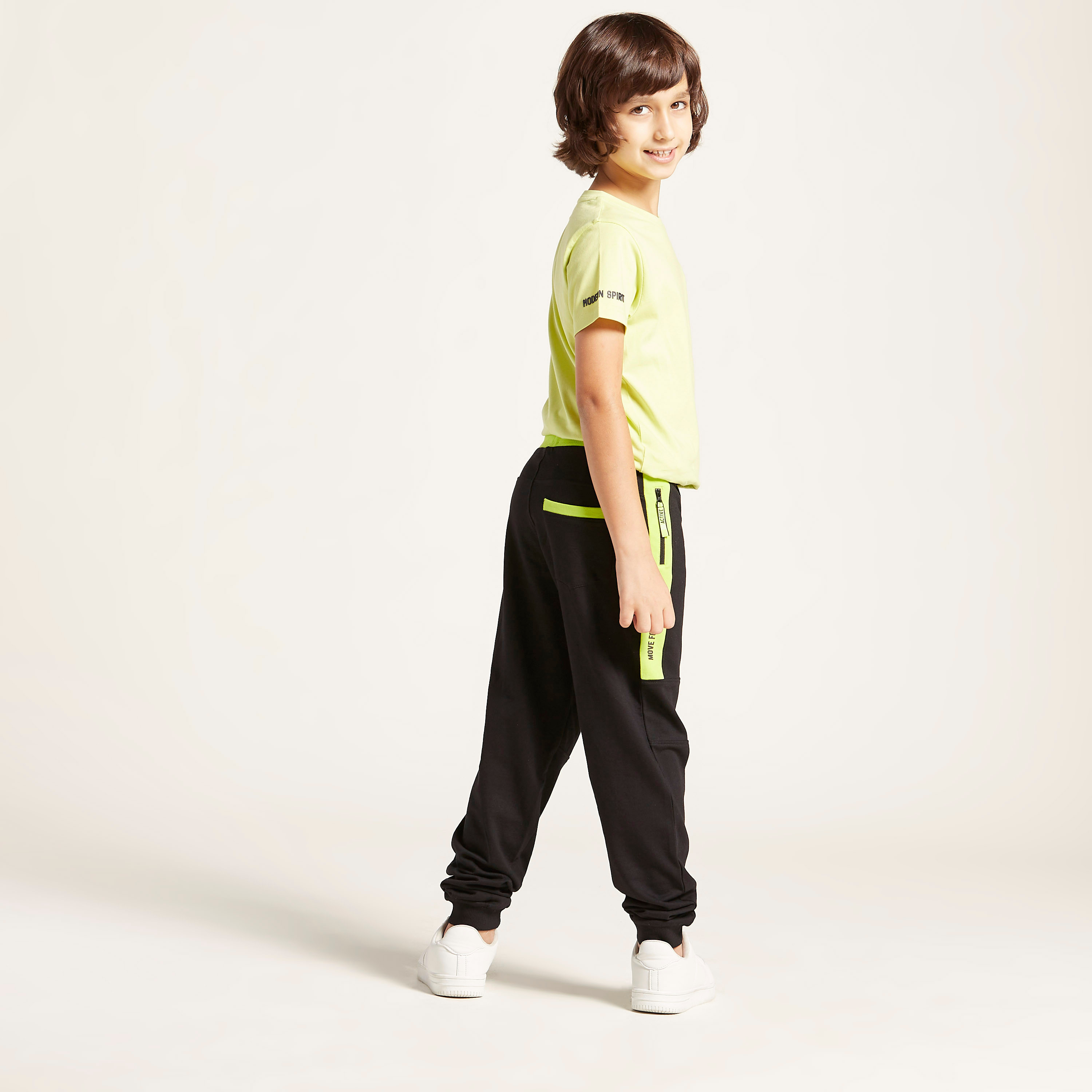 Juniors Textured Joggers with Zipped Pockets-boys-clothing-bottoms-joggersandtrackpants-image-4