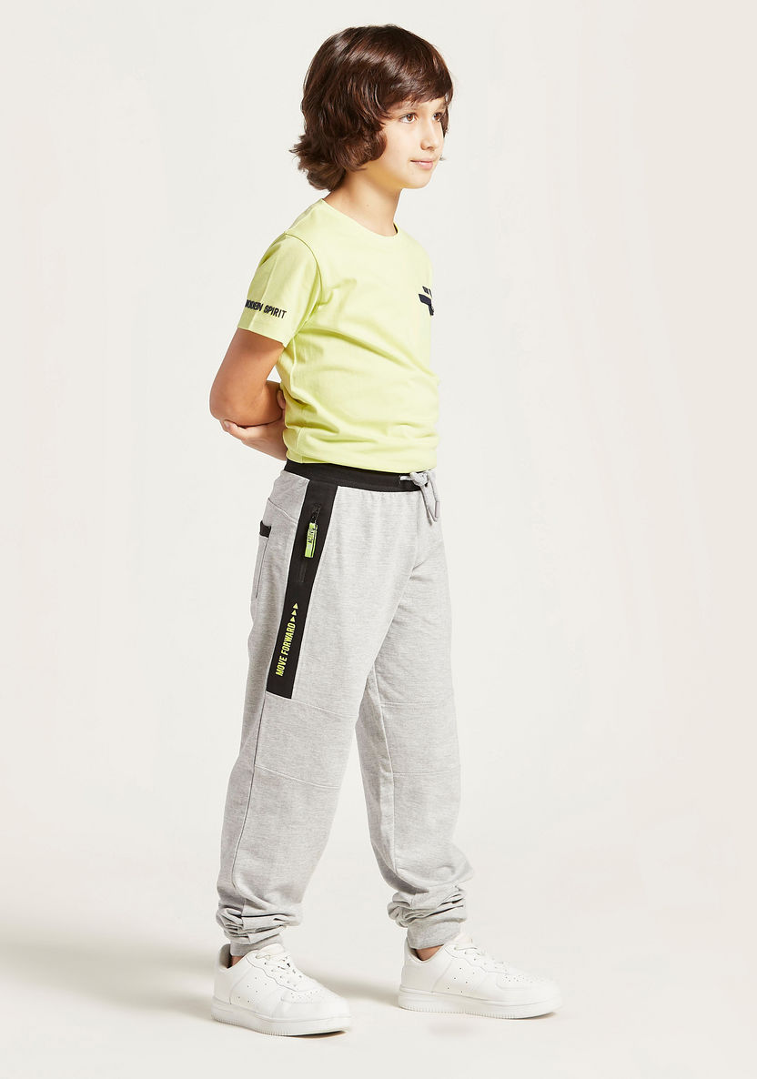 Juniors Textured Joggers with Zipped Pockets-Shorts-image-1