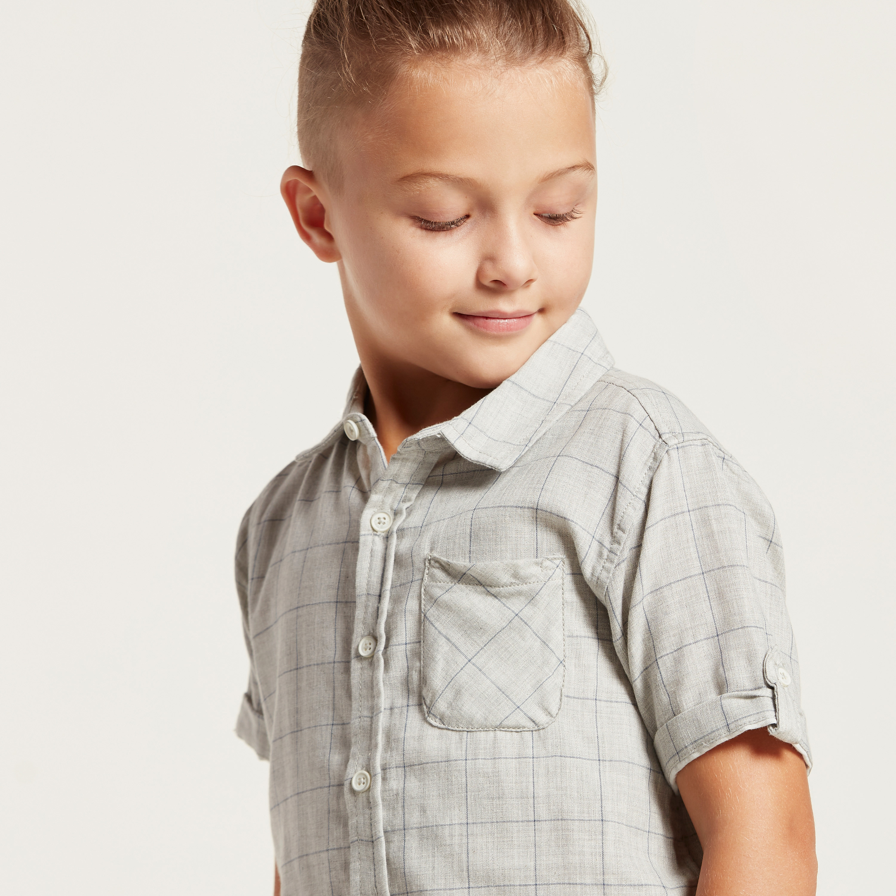 قميص كاروهات بأكمام قصيرة وتفاصيل جيب-boys-clothing-shirts-image-3