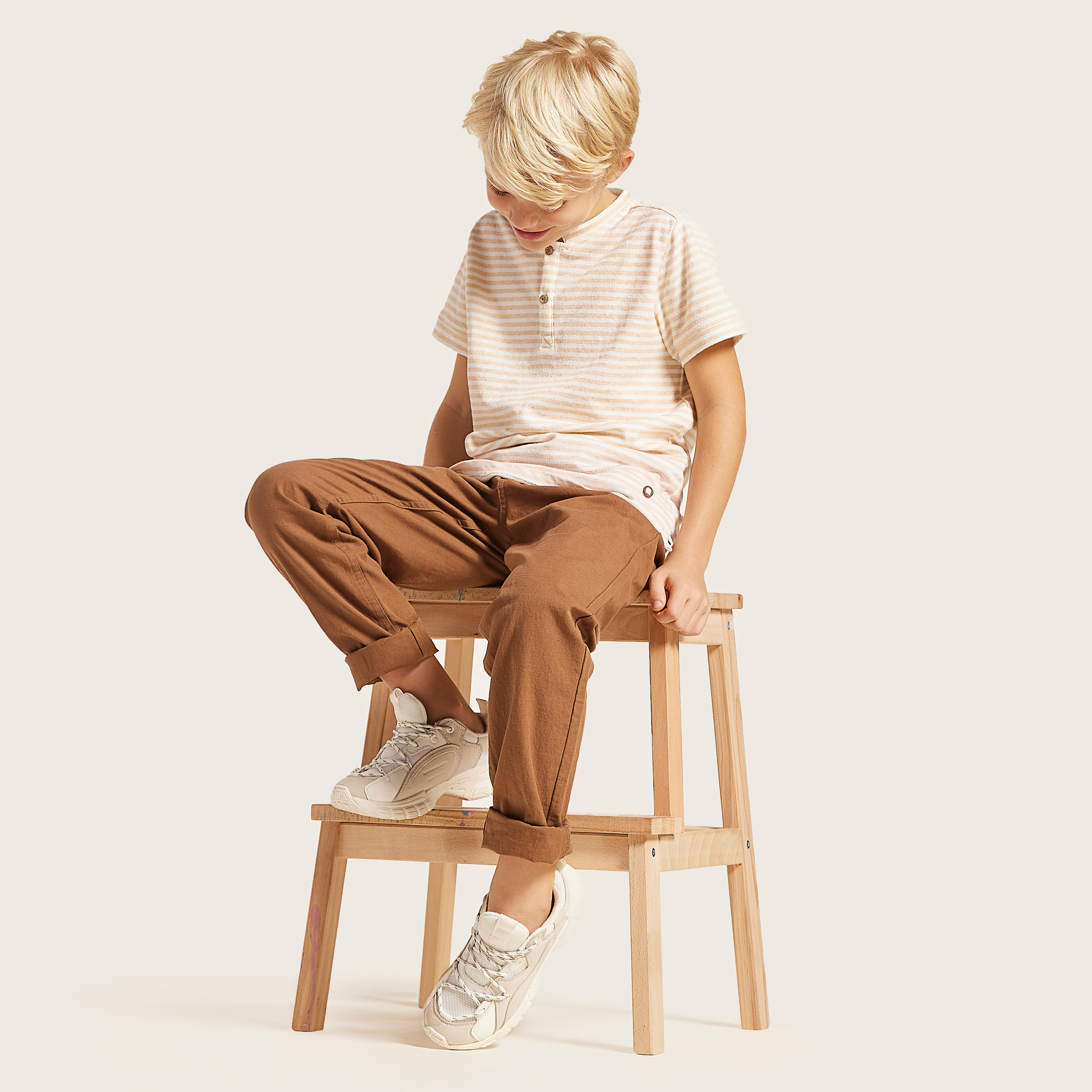 بنطلون سادة بخصر مطاطي وجيوب من إليجو-boys-clothing-bottoms-trousers-image-1