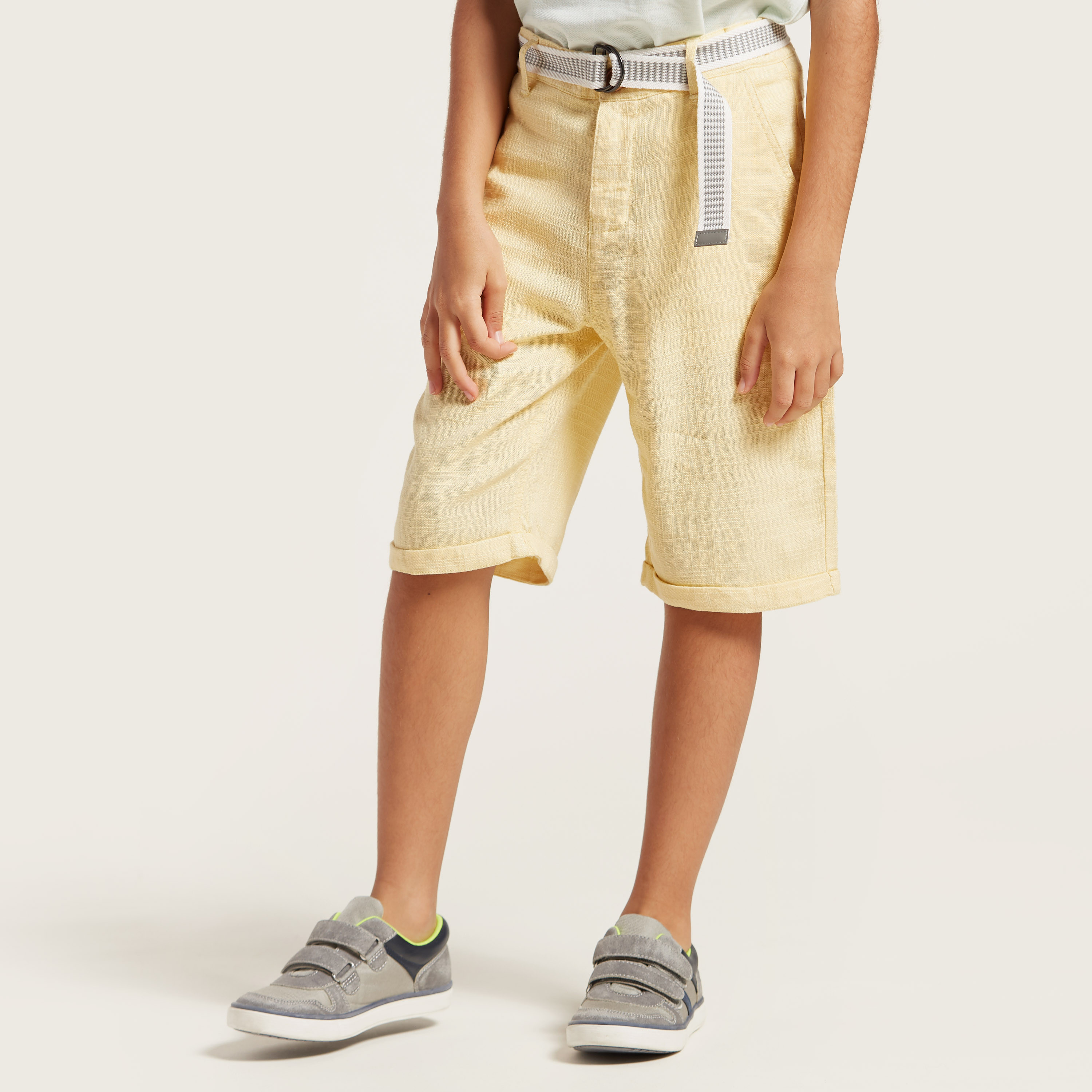 شورت سادة بحزام وسحّاب إغلاق من إليجو-boys-clothing-bottoms-shorts-image-2