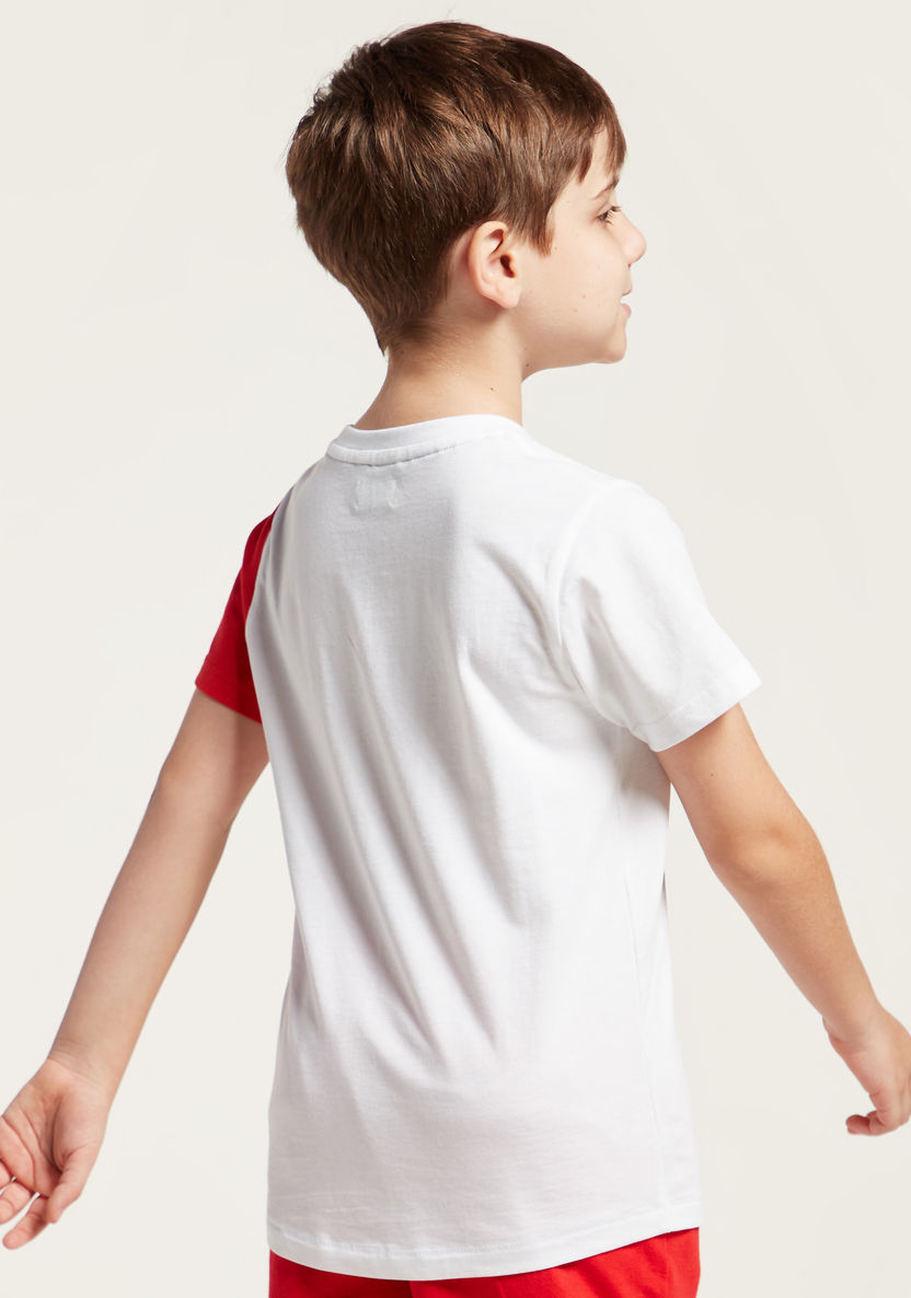 Bossini Pocket Detail T-shirt with Short Sleeves and Round Neck-T Shirts-image-3