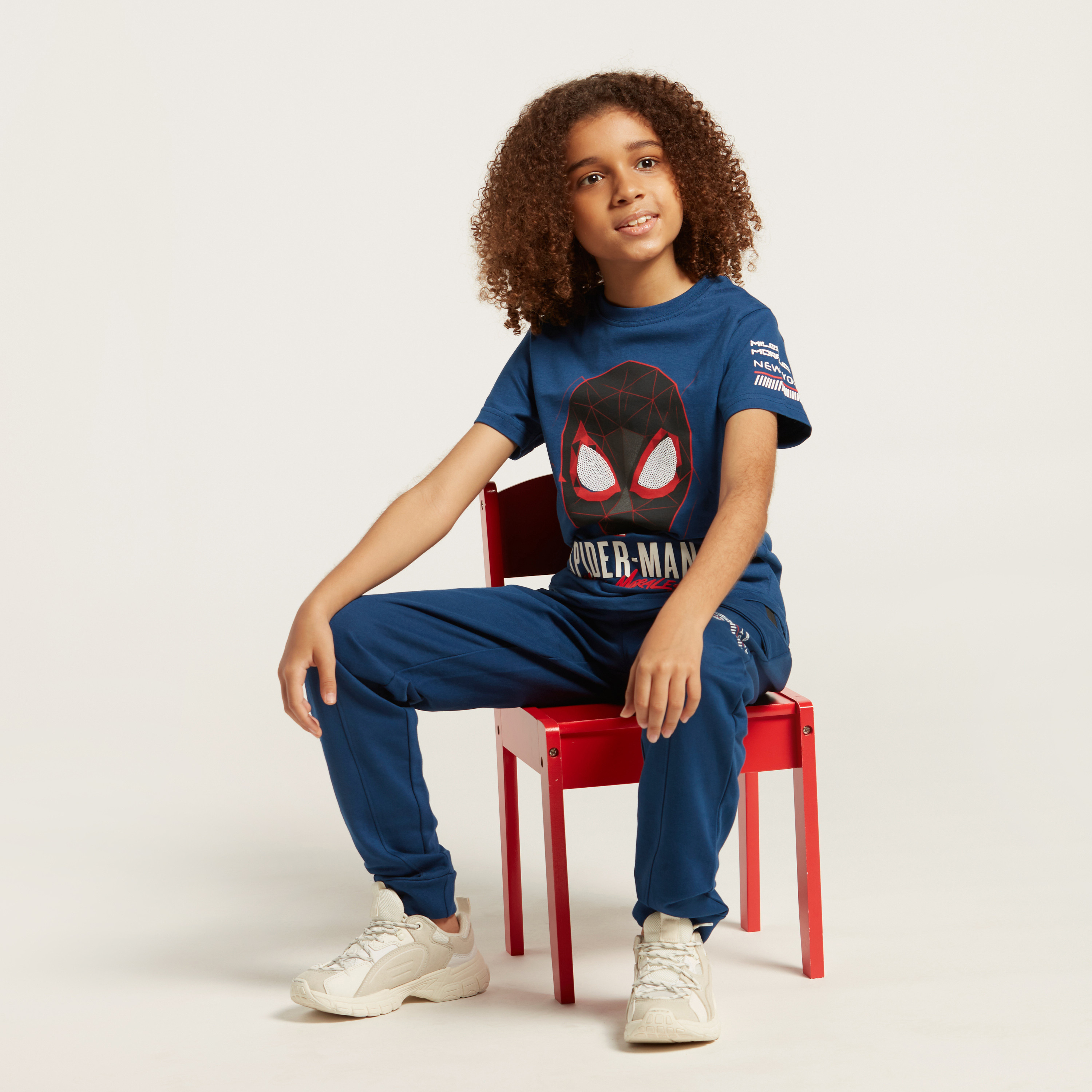 Spider-Man Print Cargo Pants with Pocket Detail and Drawstring Closure-boys-clothing-bottoms-trousers-image-1