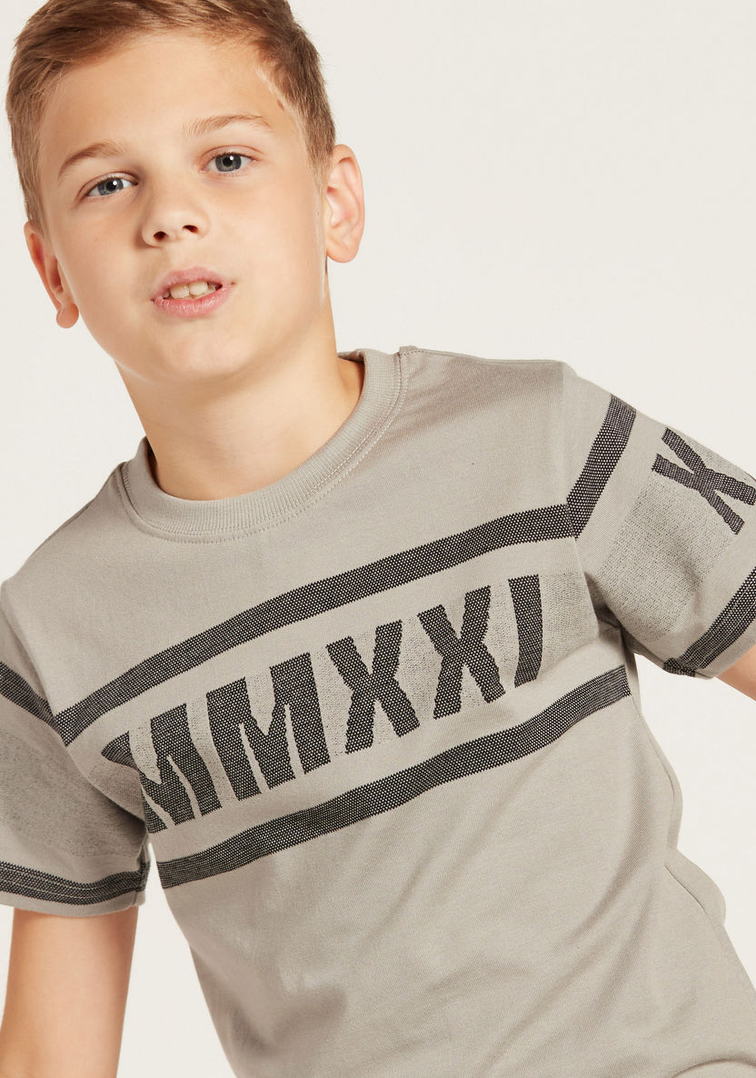 Iconic Graphic Print T-shirt with Crew Neck and Short Sleeves-T Shirts-image-3