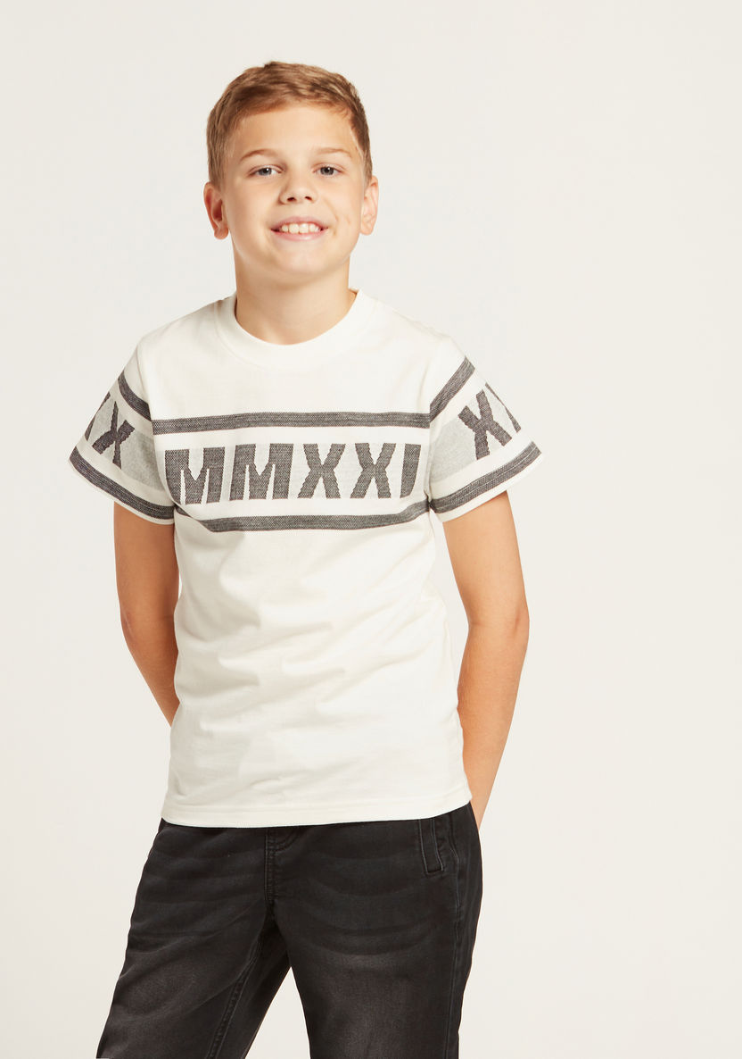 Iconic Graphic Print T-shirt with Crew Neck and Short Sleeves-T Shirts-image-1