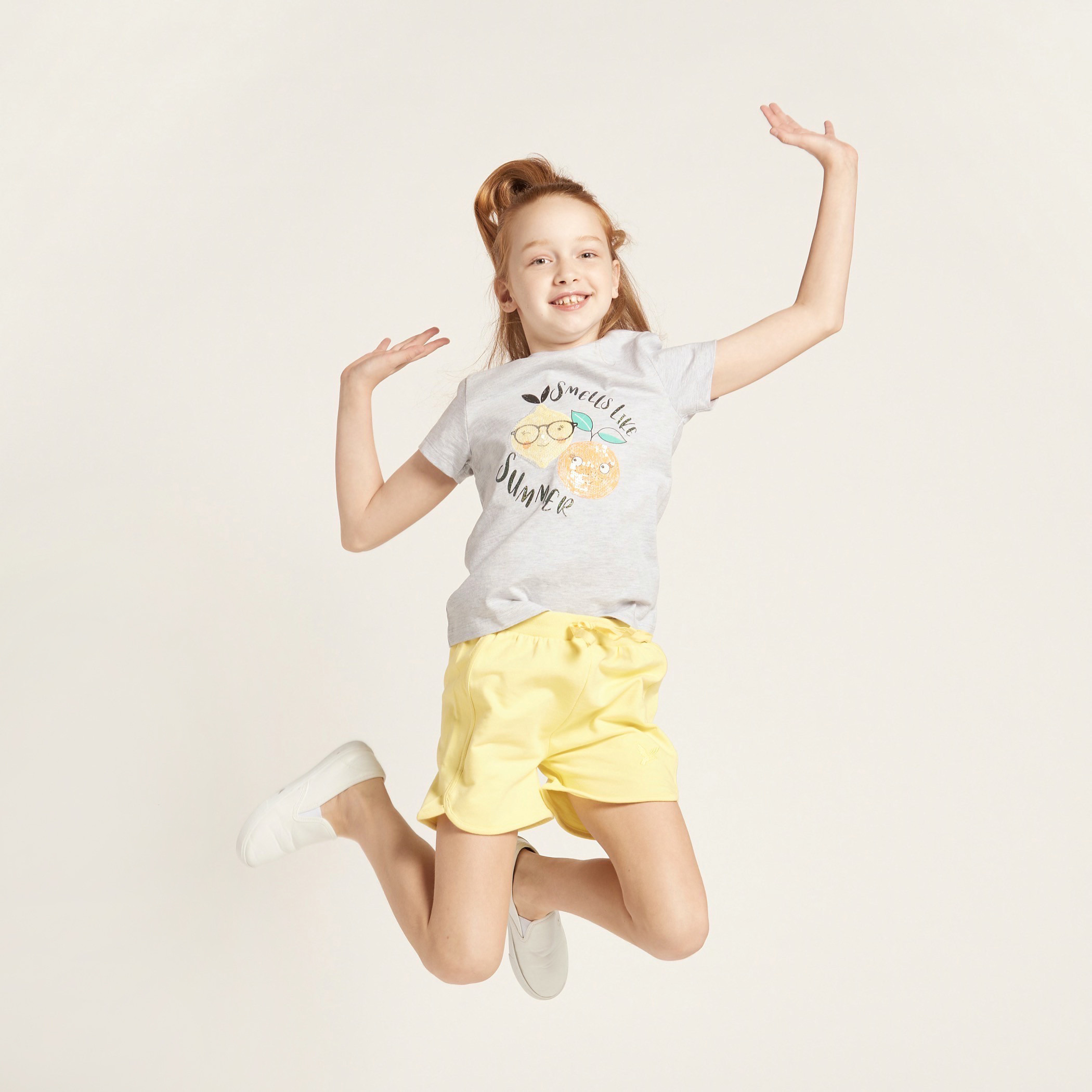 تيشيرت بياقة مستديرة وأكمام قصيرة وطبعات من جونيورز-girls-clothing-schoolwear-tshirts-image-1