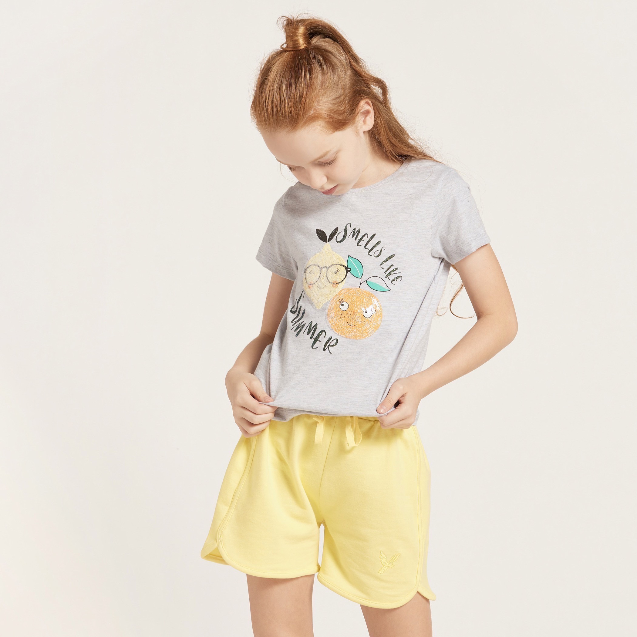 تيشيرت بياقة مستديرة وأكمام قصيرة وطبعات من جونيورز-girls-clothing-schoolwear-tshirts-image-2