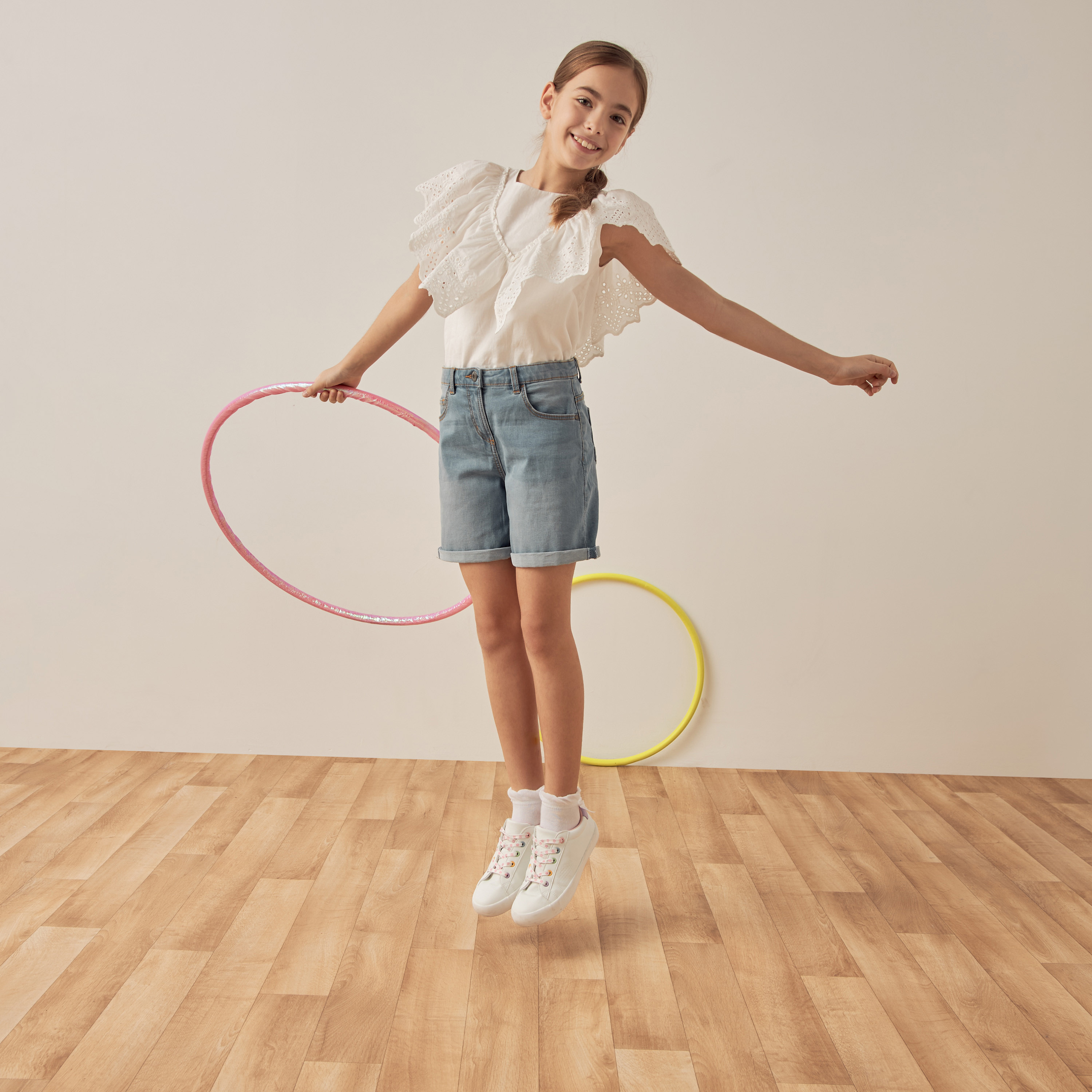 شورت دنيم بقصّة عادية من جونيورز-girls-clothing-bottoms-shorts-image-3