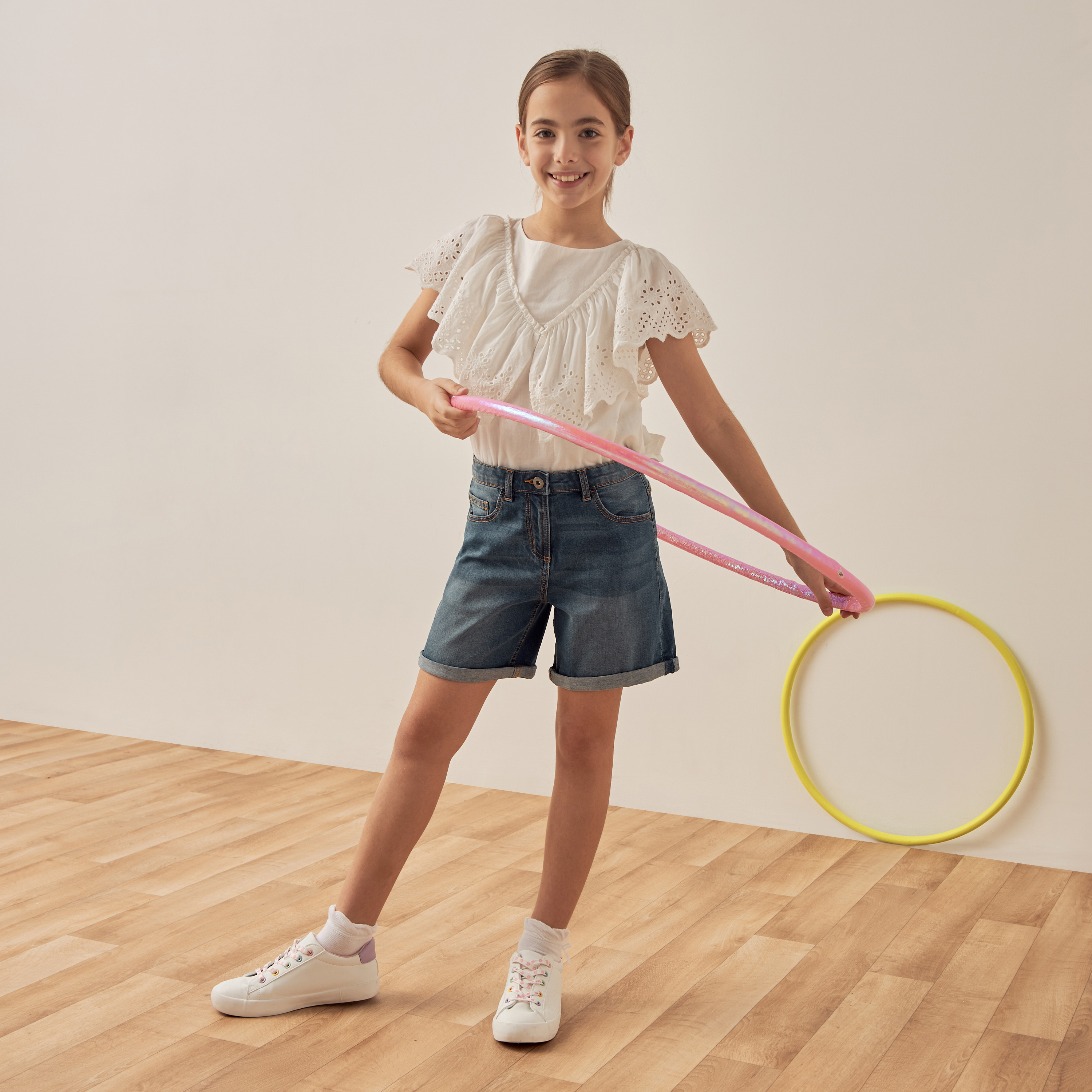 شورت دنيم بقصّة عادية من جونيورز-girls-clothing-bottoms-shorts-image-2