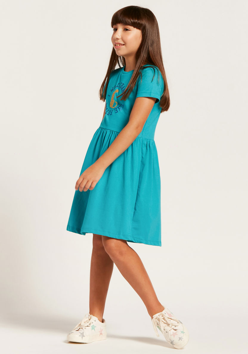 Juniors Graphic Print Dress with Round Neck and Short Sleeves-Dresses%2C Gowns and Frocks-image-1
