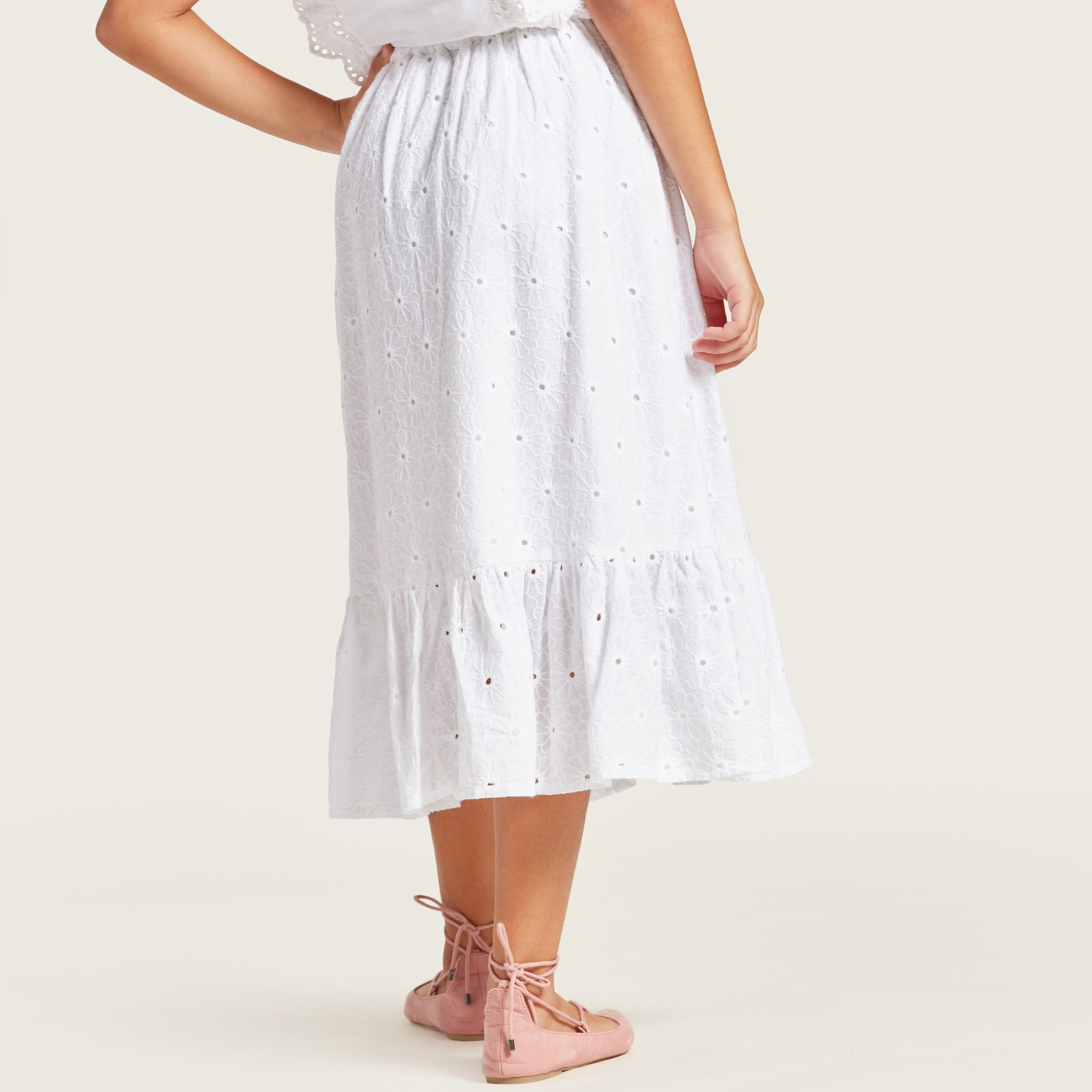 تنورة بخصر مطاطي وتفاصيل شيفلي من جونيورز-girls-clothing-bottoms-skirts-image-4