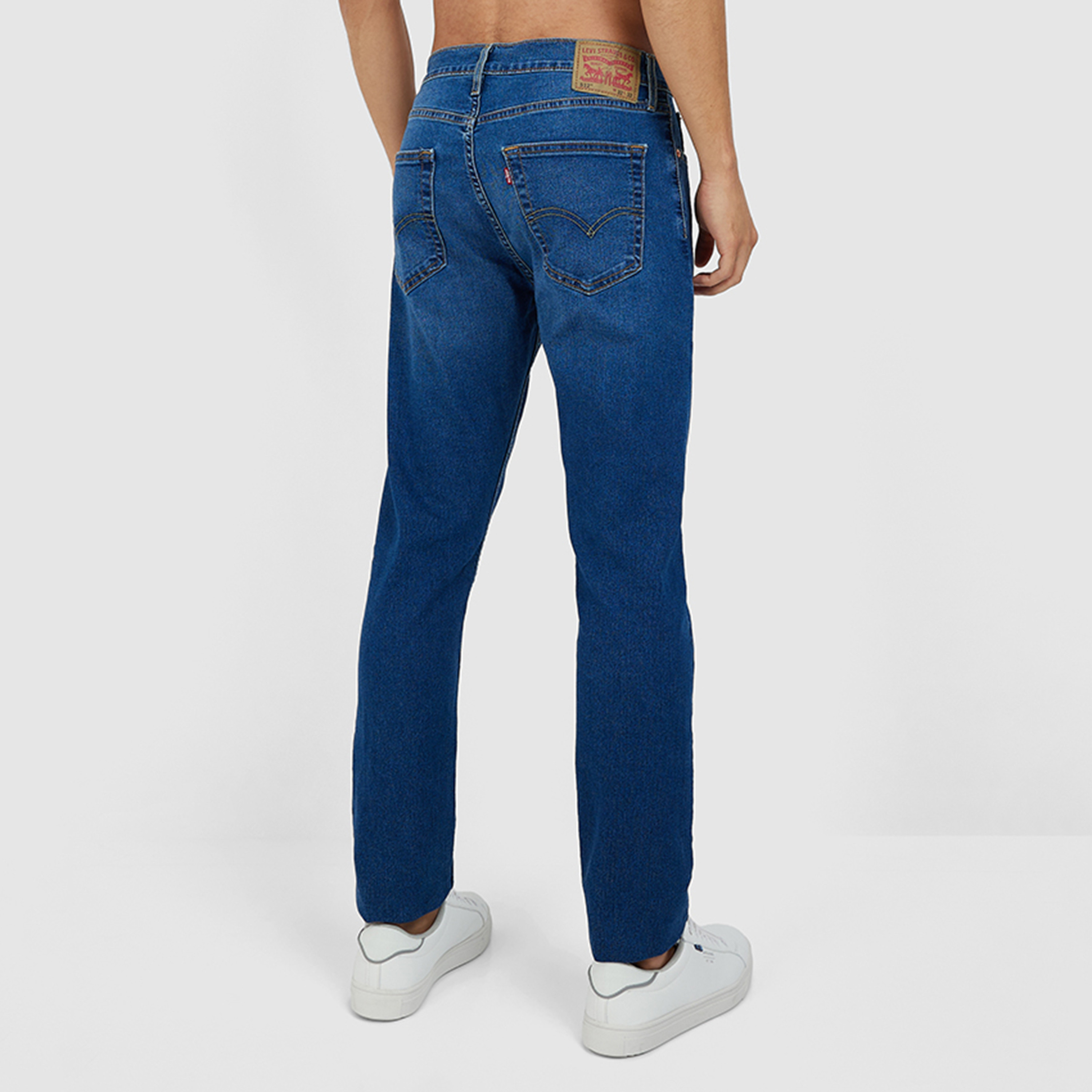 بنطلون جينز من ليفايز 512 ذو مدبب وجيب منخفض الارتفاع-men-clothing-bottoms-jeans-image-2