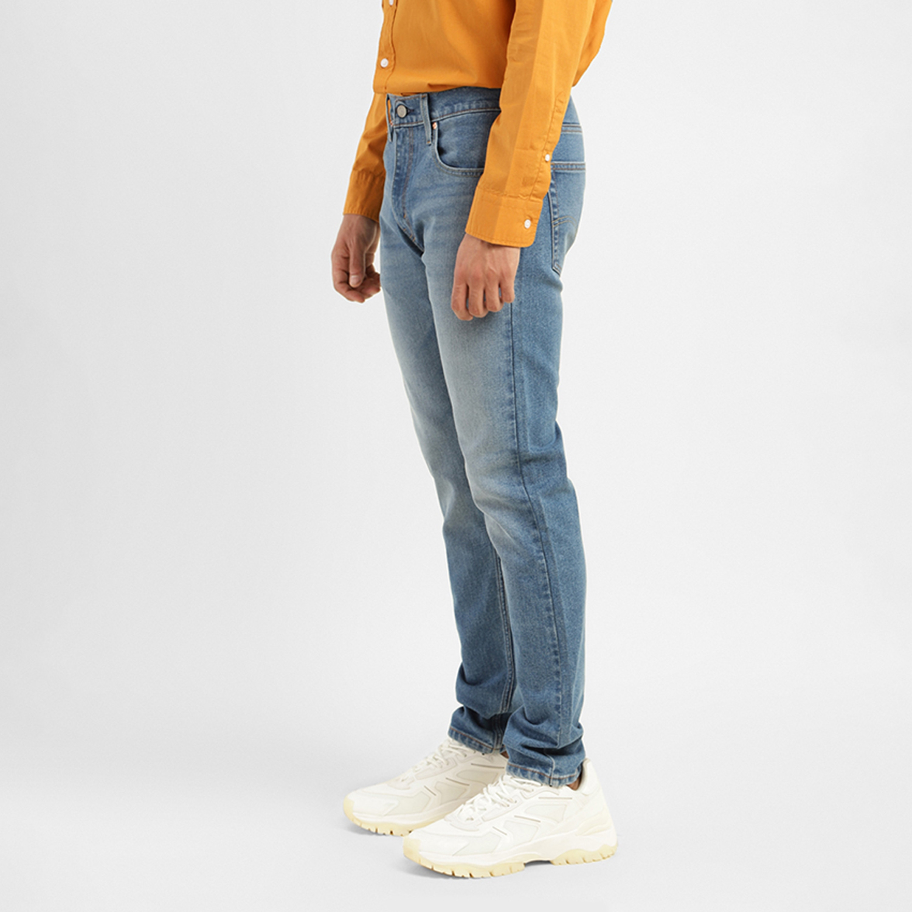 بنطال جينز من ليفايز 512 بلون انديجو ذو سلیم تيبر فت وجيب متوسط الارتفاع-men-clothing-bottoms-jeans-image-2