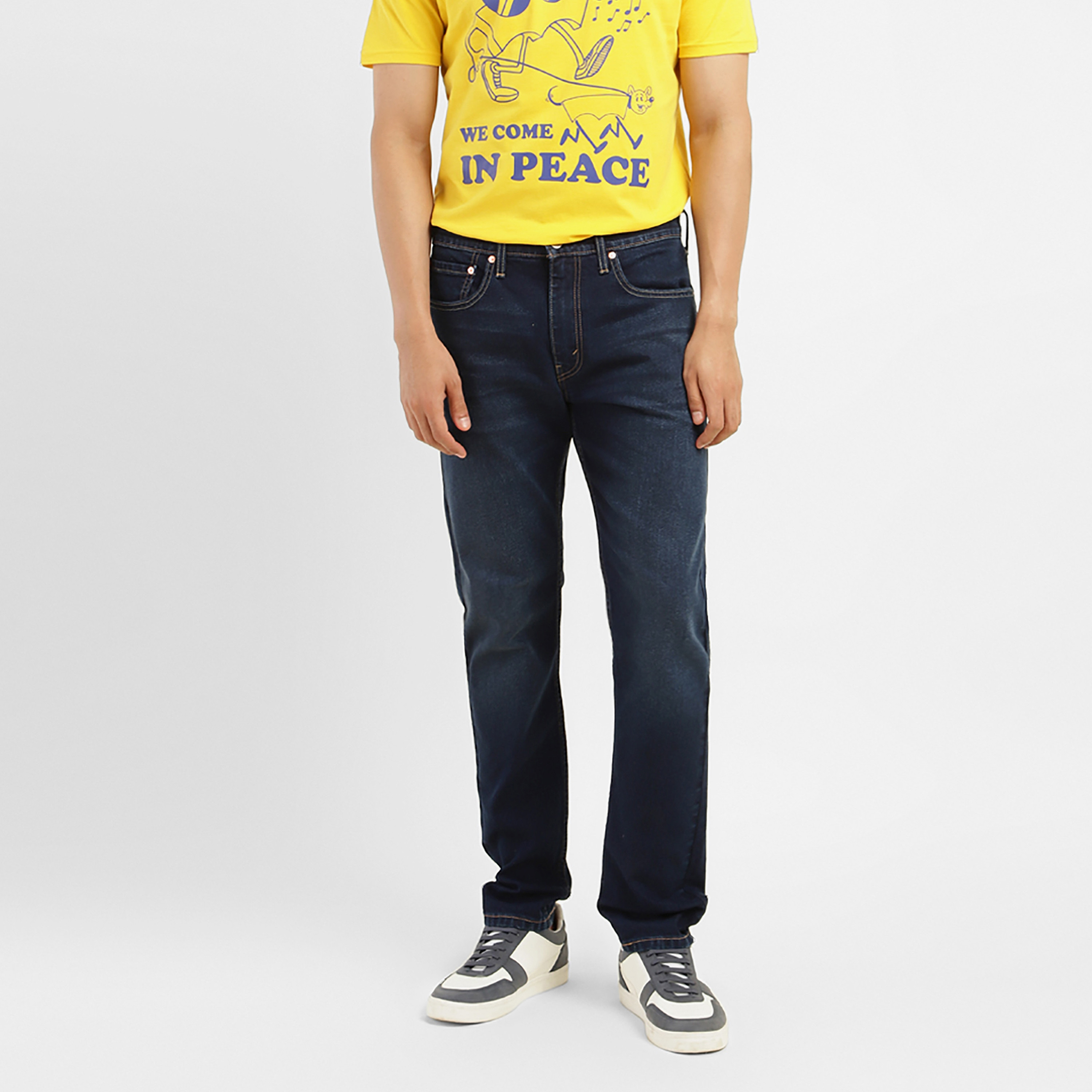 بنطال جينز من ليفايز 512 ذو قصة ضيقة وجيب متوسط الارتفاع-men-clothing-bottoms-jeans-image-1