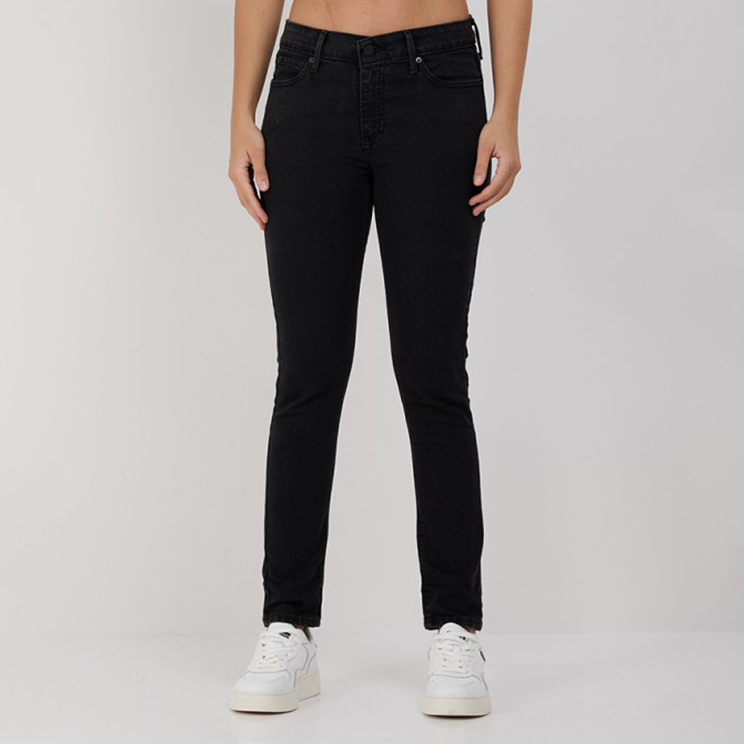 بنطال جينز من ليفايز 711 بلون اسود ذو اسكيني فت وجيب متوسط الارتفاع-women-clothing-bottoms-jeans-image-1
