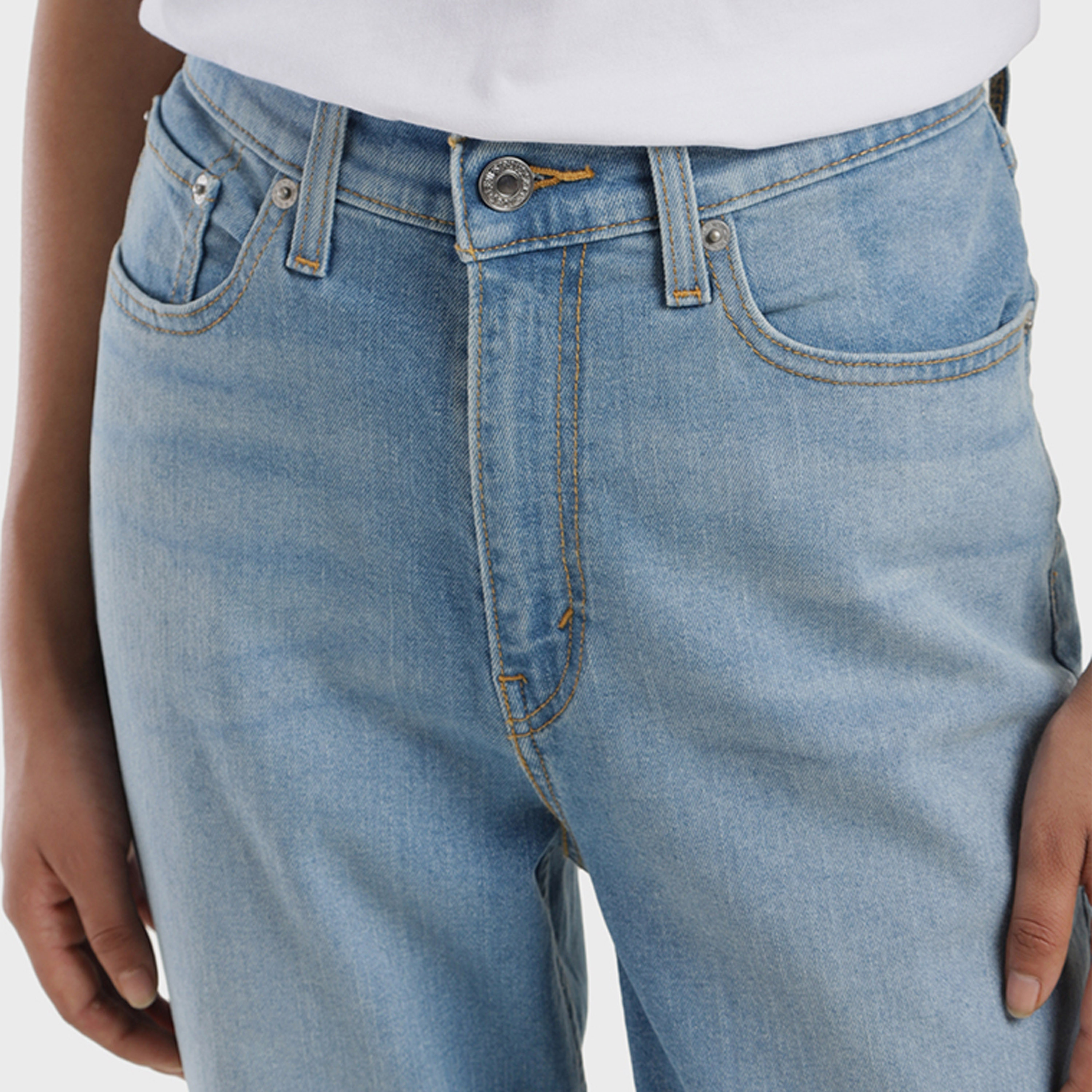 بنطلون جينز نسائي سادة بقصة ضيقة جدا إنديجو بخمسة جيوب من ليفايس-women-clothing-bottoms-jeans-image-4