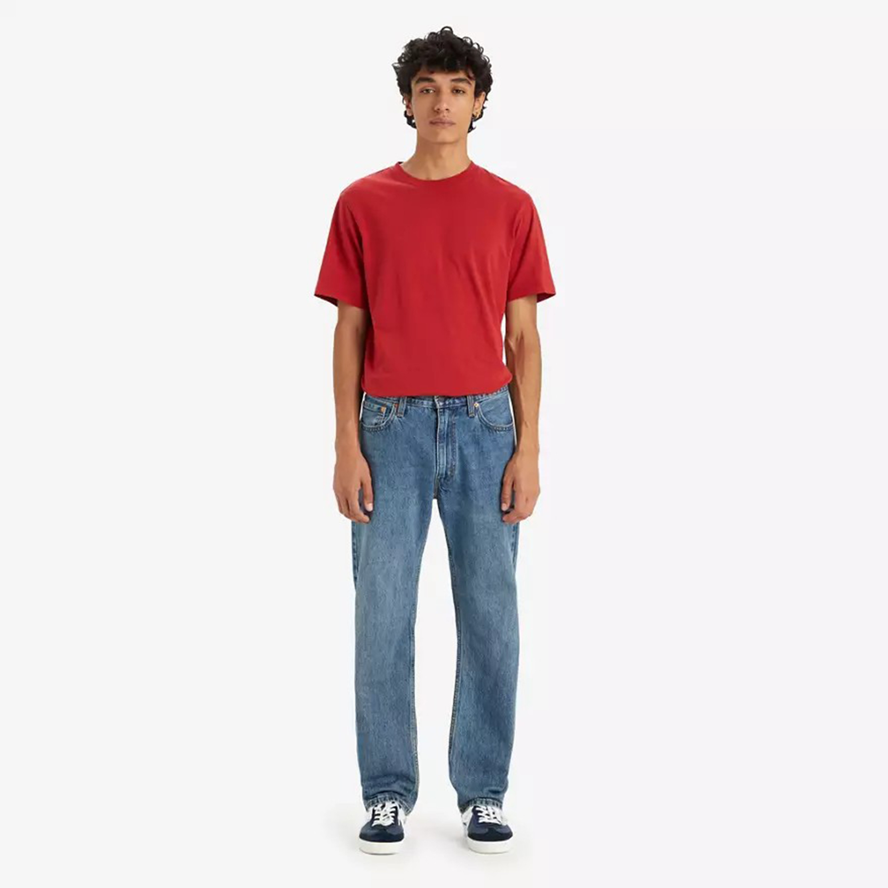  بنطلون جينز رجالي 555 '96  بقصة مستقيمة وخمسة جيوب باللون الأزرق مقاس داخلي 32 من ليفايس-men-clothing-bottoms-jeans-image-2