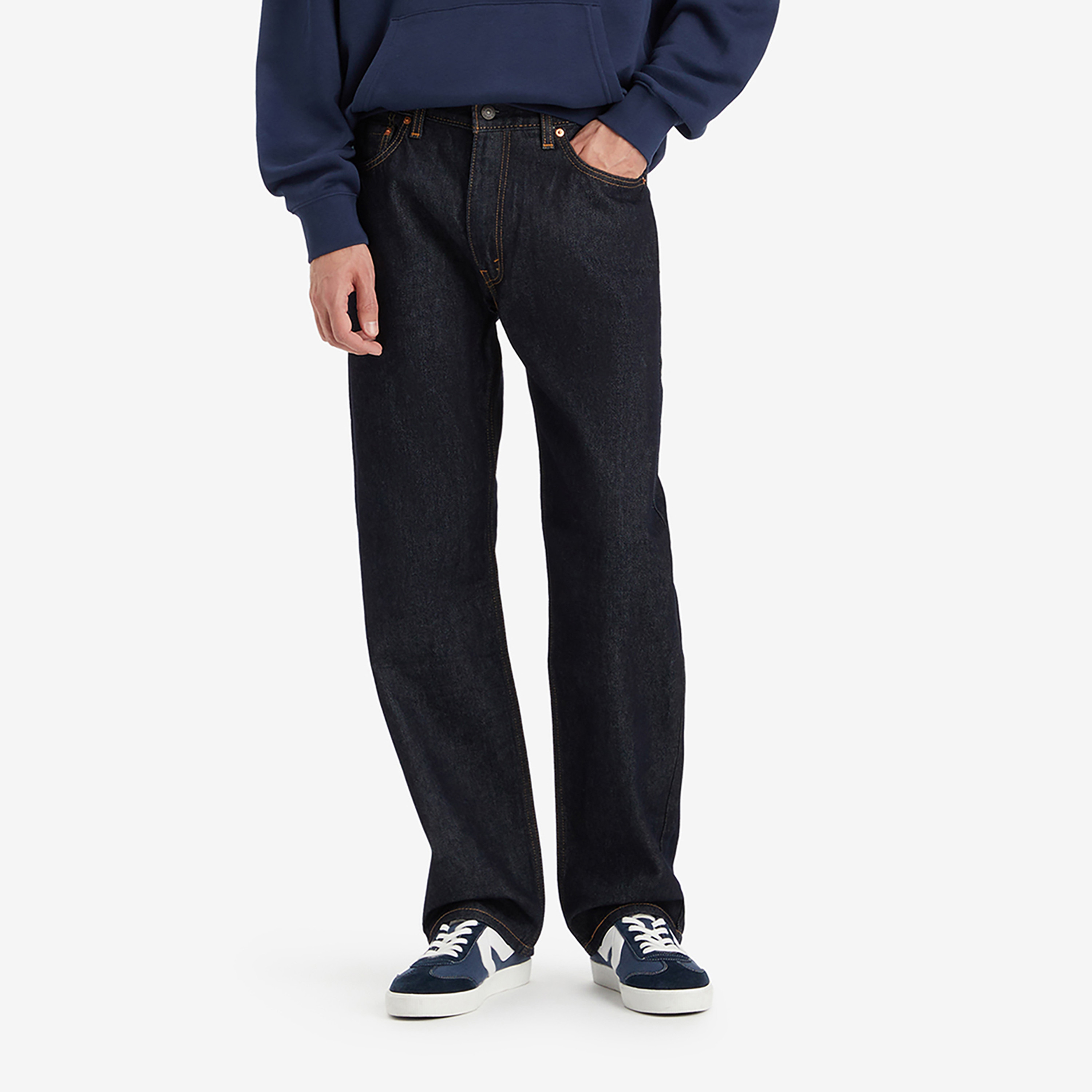 بنطال جينز رجالي Levi's 555 96 ذو قصة مستقيمة مريحة وذو 5 جيوب باللون النيلي-men-clothing-bottoms-jeans-image-1