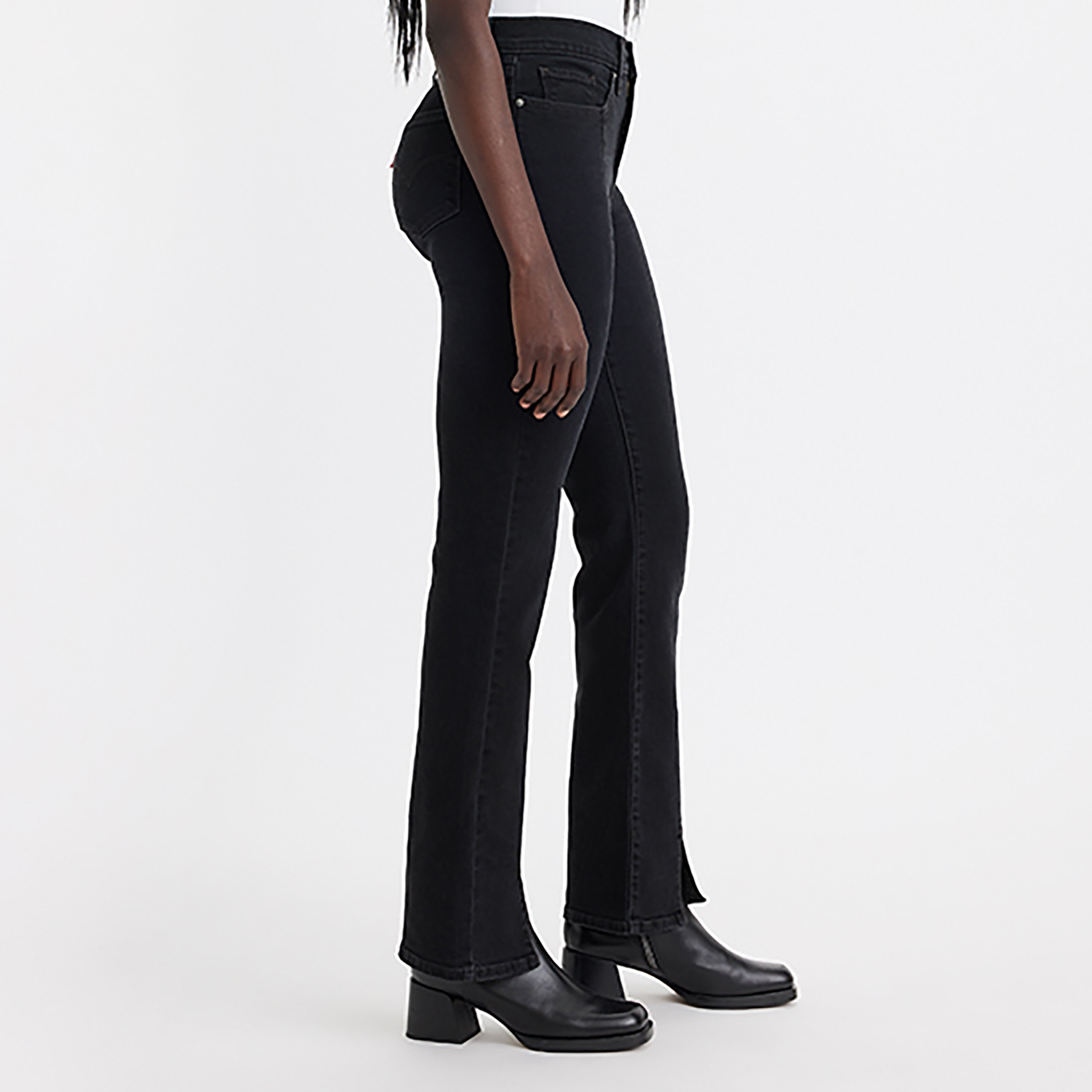 بنطال جينز Levi's 314 بقصة مستقيمة باللون الأسود و5 جيوب-women-clothing-bottoms-jeans-image-4