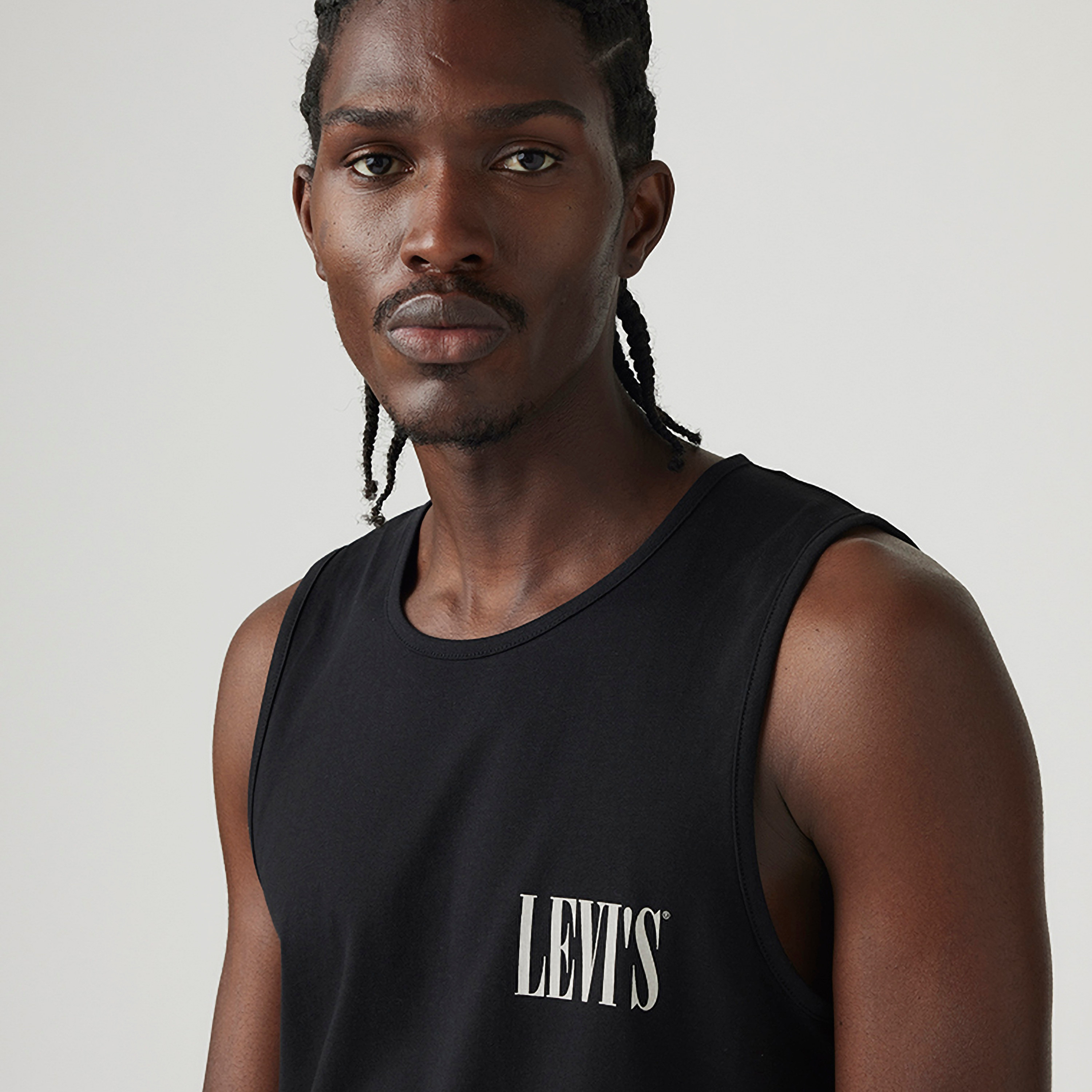 تي شيرت رجالي بدون أكمام بياقة دائرية سادة من ليفايس-men-clothing-tshirtsandpolos-tshirts-image-3