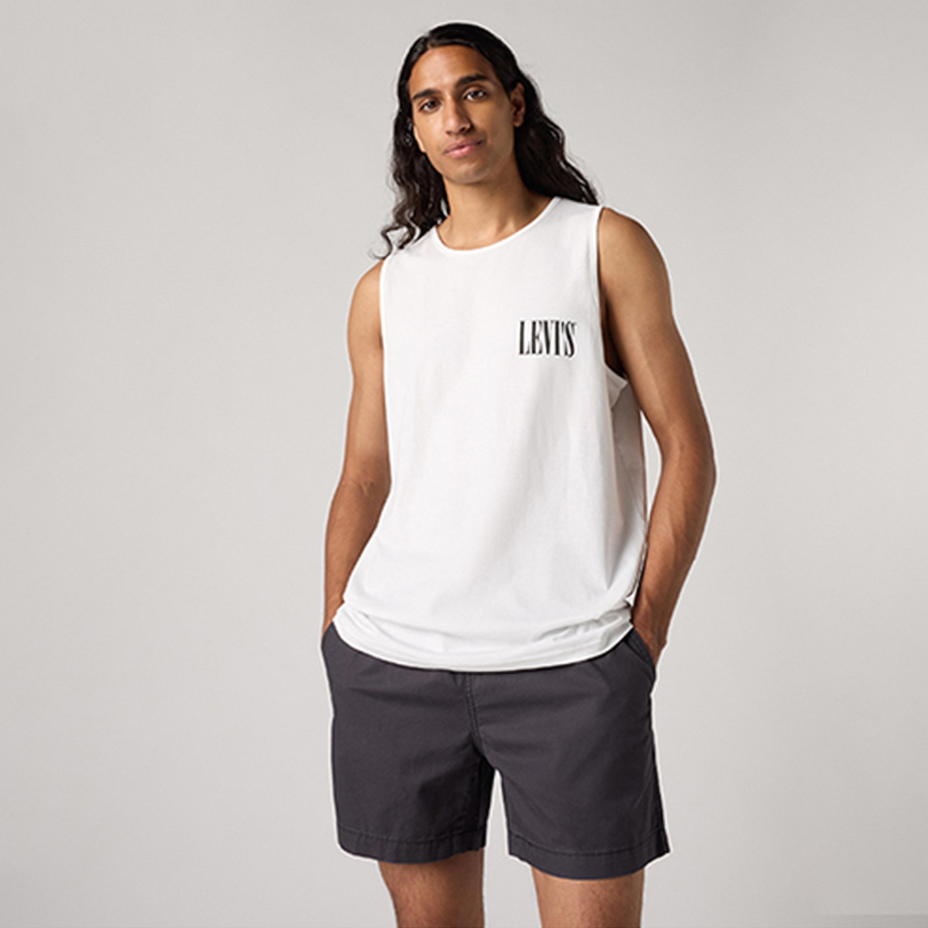 تي شيرت رجالي بدون أكمام بياقة دائرية سادة من ليفايس-men-clothing-tshirtsandpolos-tshirts-image-2