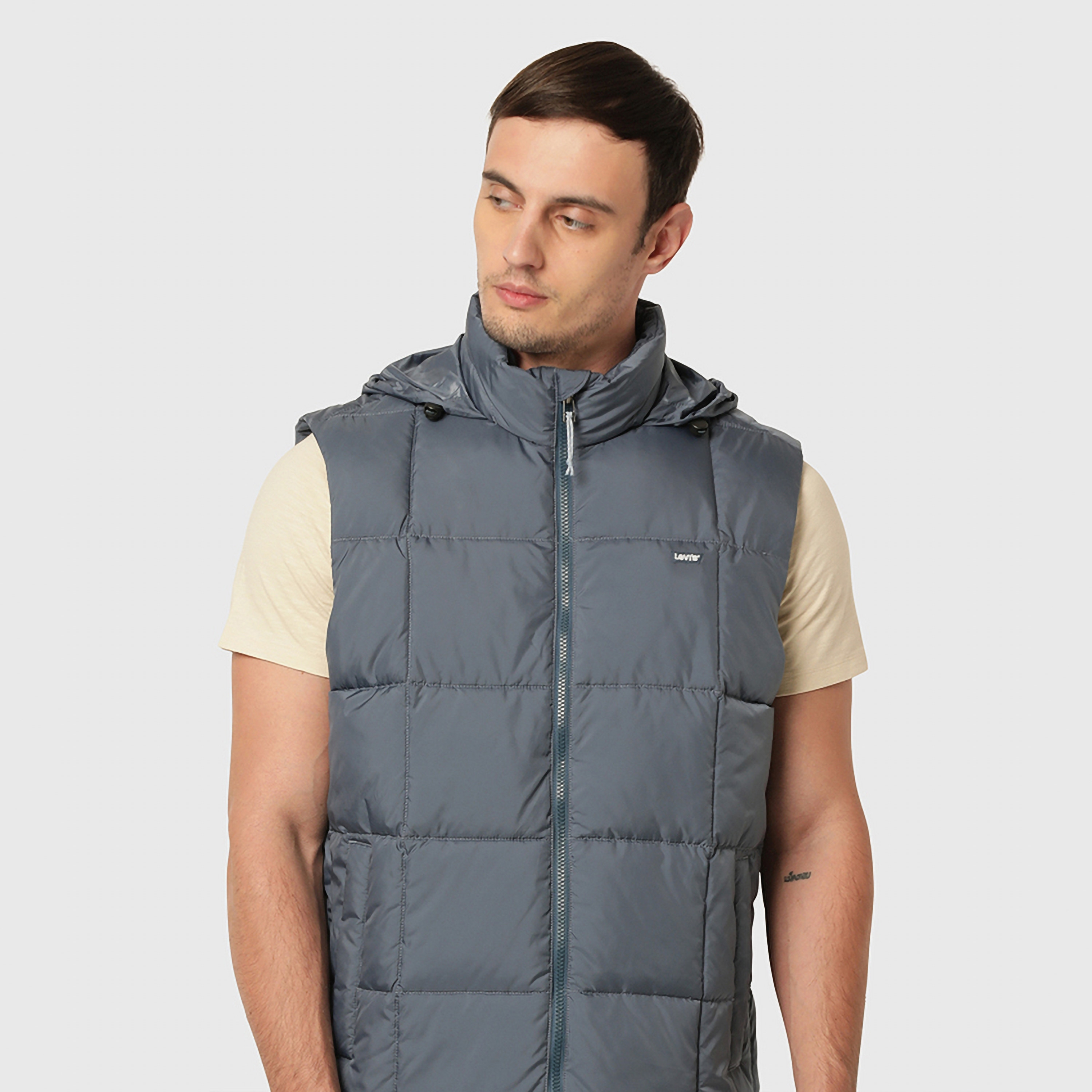 Levi's Plain Hooded Neck Sleeveless Men's Gilet Jacket-men-clothing-jacketsandblazers-jackets-image-2
