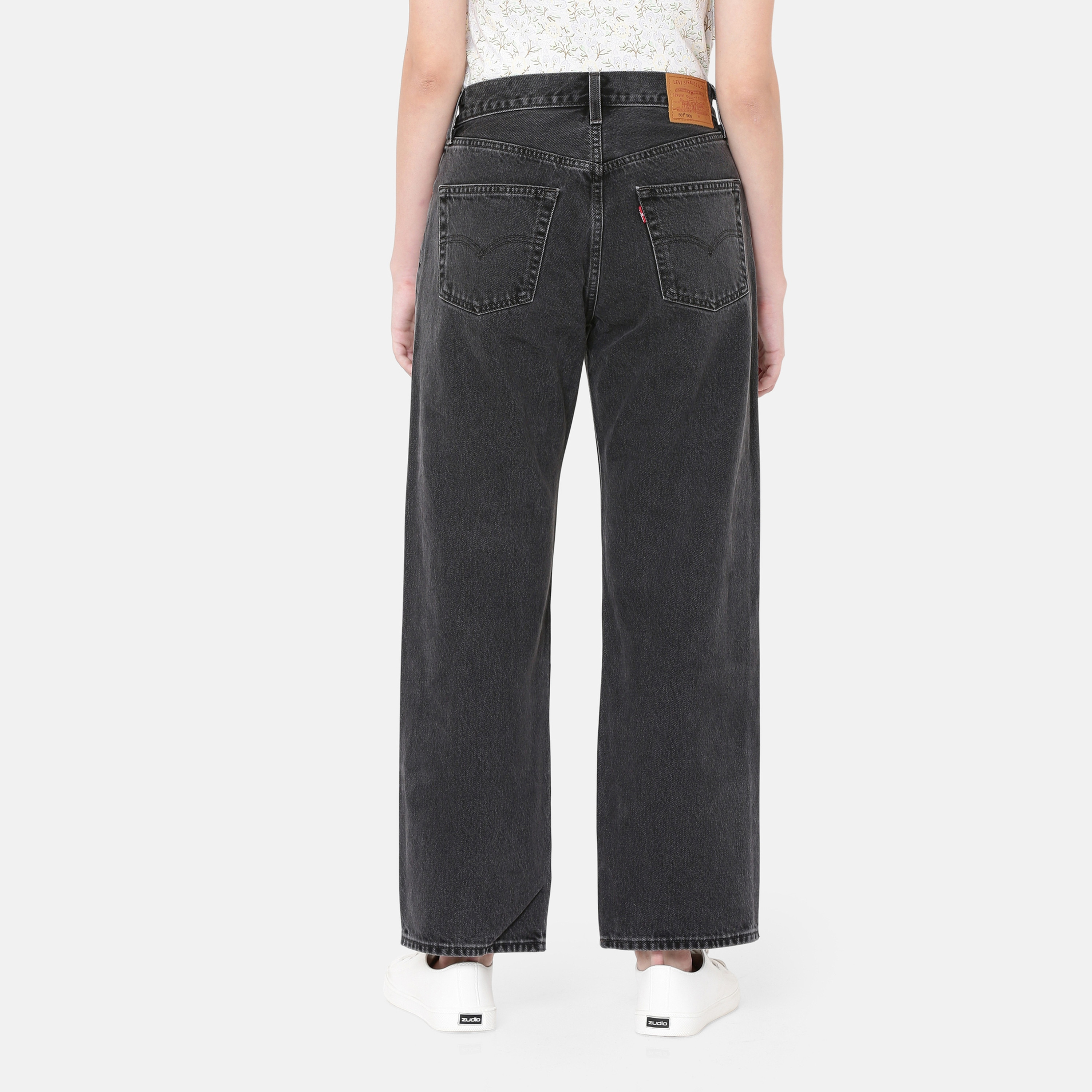 بنطال جينز نسائي من Levi's 501 90S عند الكاحل باللون الأسود و5 جيوب-women-clothing-bottoms-jeans-image-4