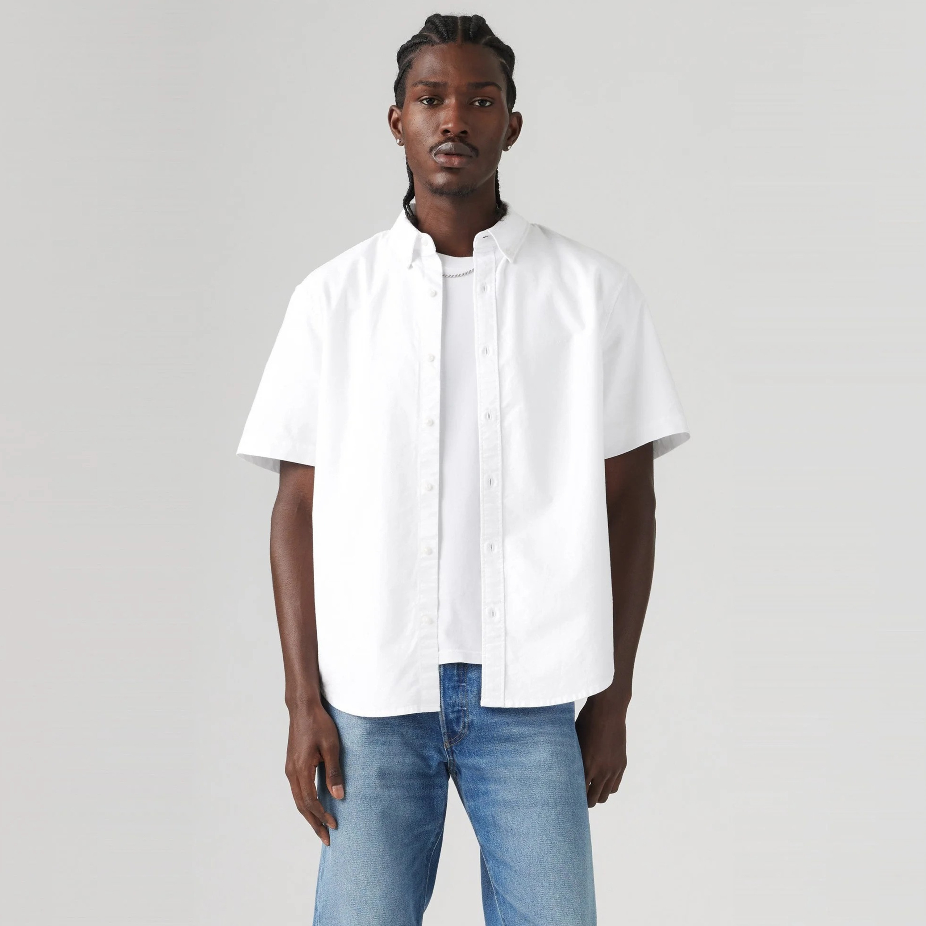 قميص رجالي سادة بياقة وأكمام قصيرة من ليفايس-men-clothing-shirts-image-1