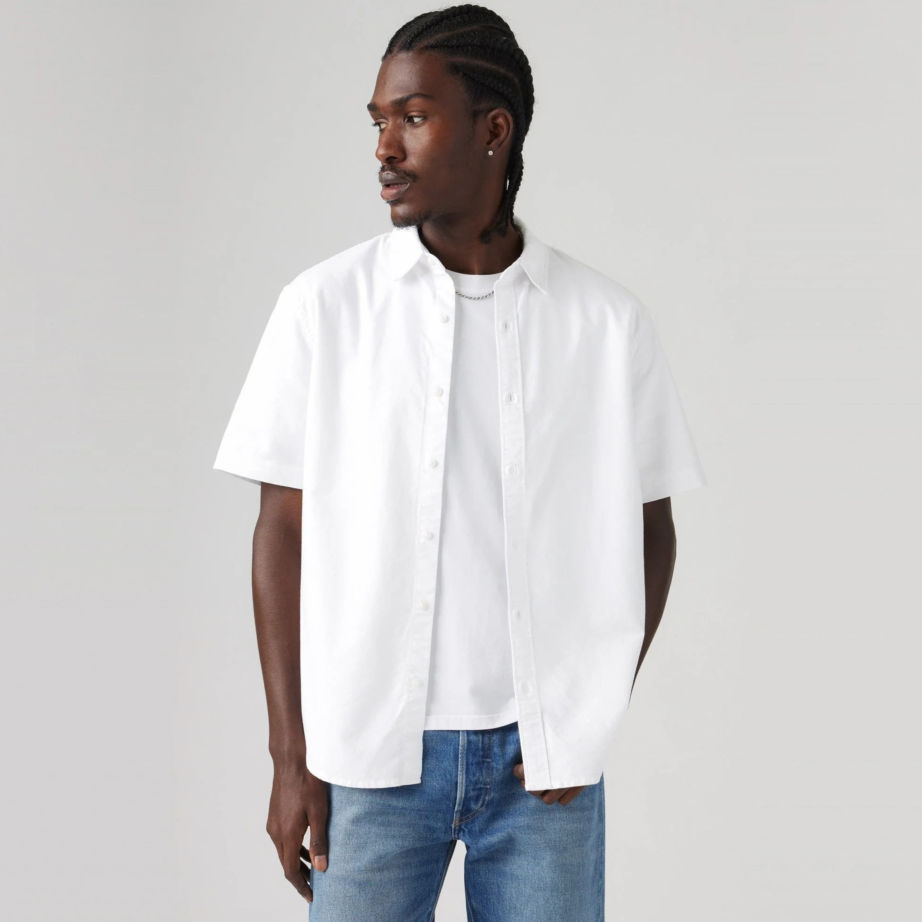 قميص رجالي سادة بياقة وأكمام قصيرة من ليفايس-men-clothing-shirts-image-2