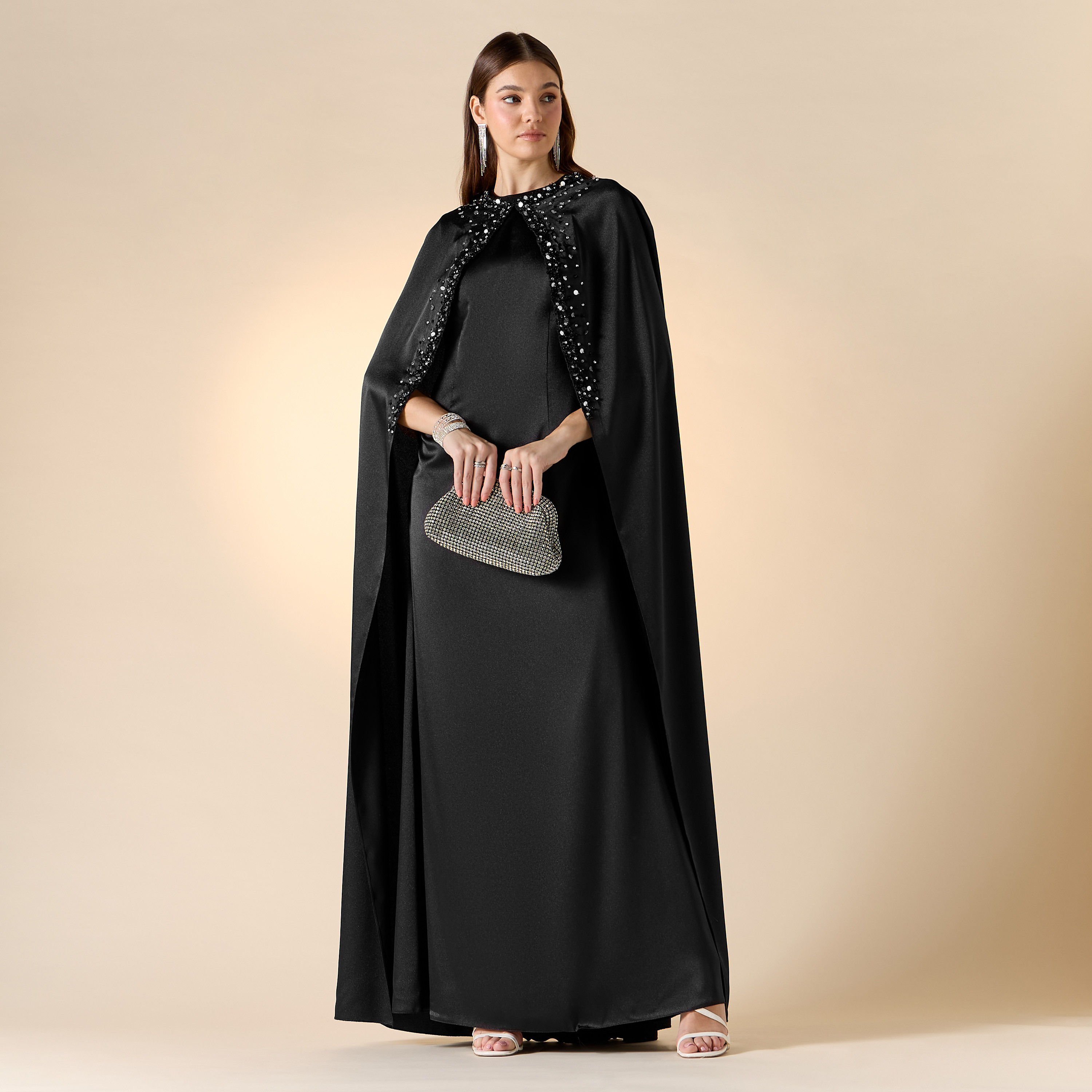 فستان طويل سادة دون أكمام مع كاب بياقة مستديرة وتزيينات ترتر من آرا-women-clothing-dresses-image-1