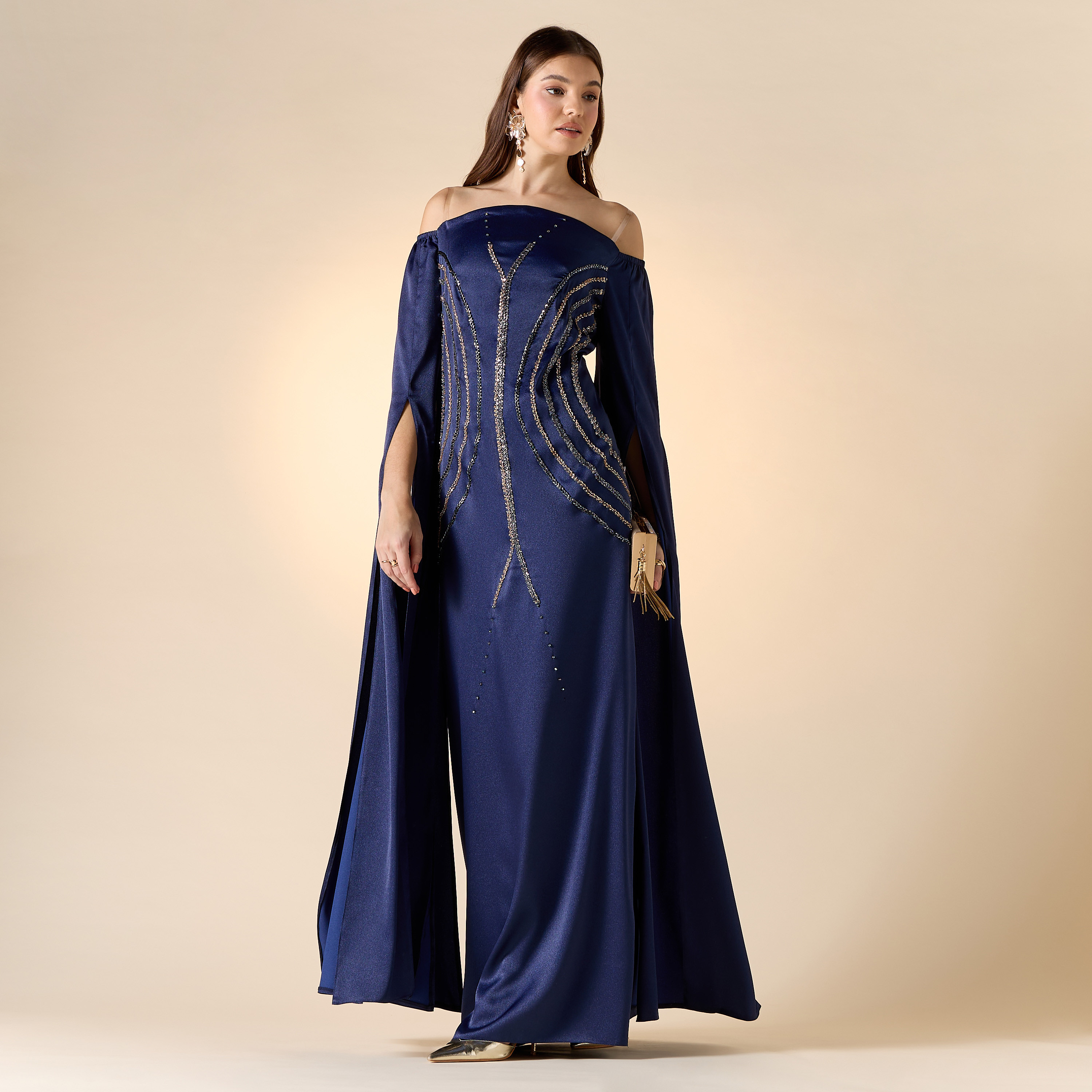 فستان طويل مزين بالخرز بأكتاف مكشوفة وأكمام طويلة بفتحة من آرا-women-clothing-dresses-image-2