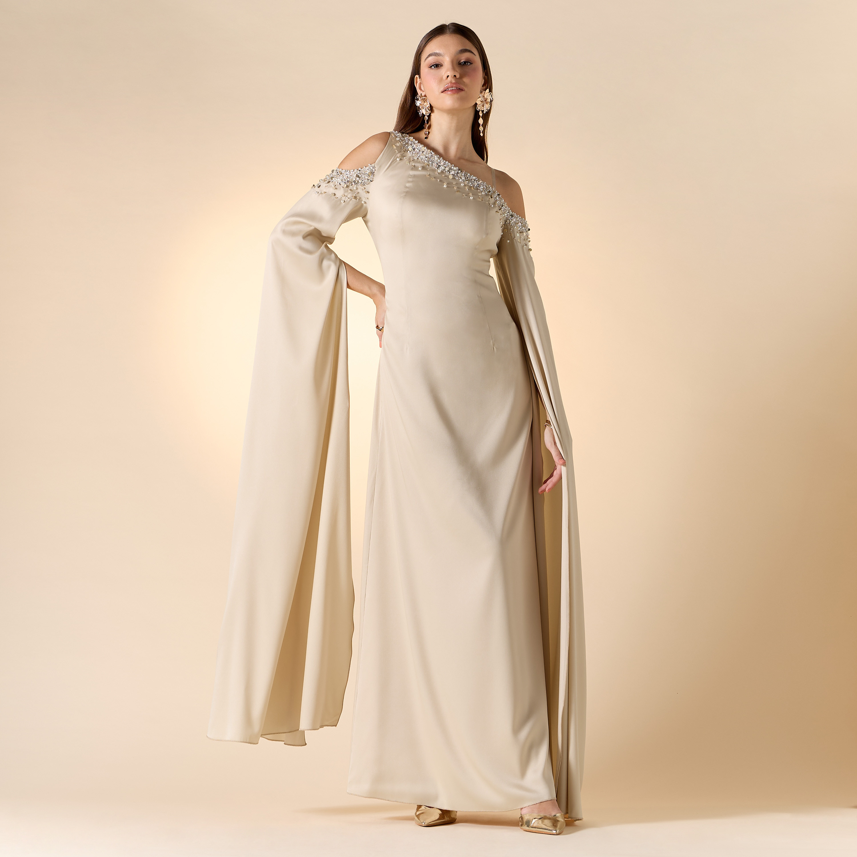 فستان ماكسي مزين بكتف واحد وأكمام كاب من آرا-women-clothing-dresses-image-1