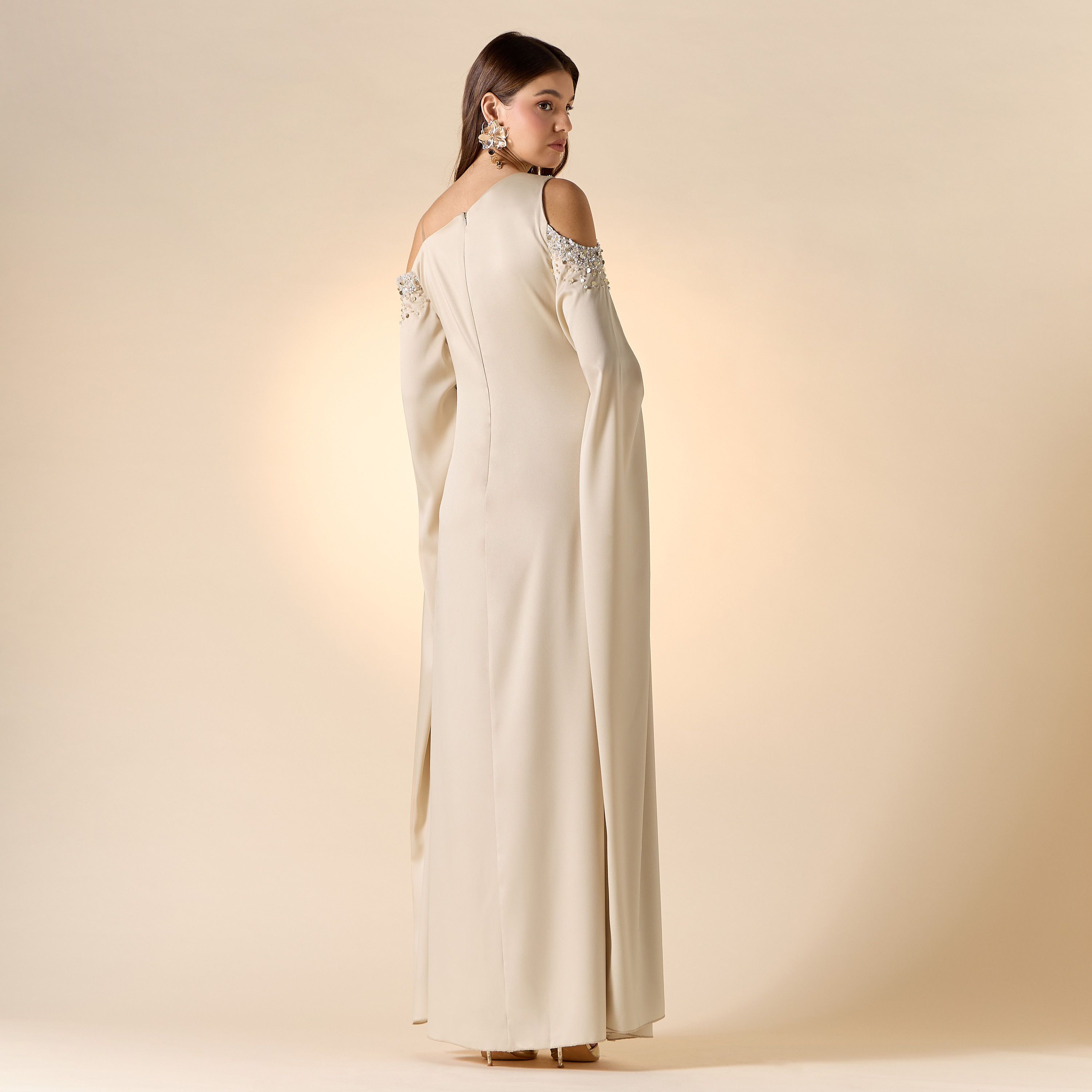 فستان ماكسي مزين بكتف واحد وأكمام كاب من آرا-women-clothing-dresses-image-3