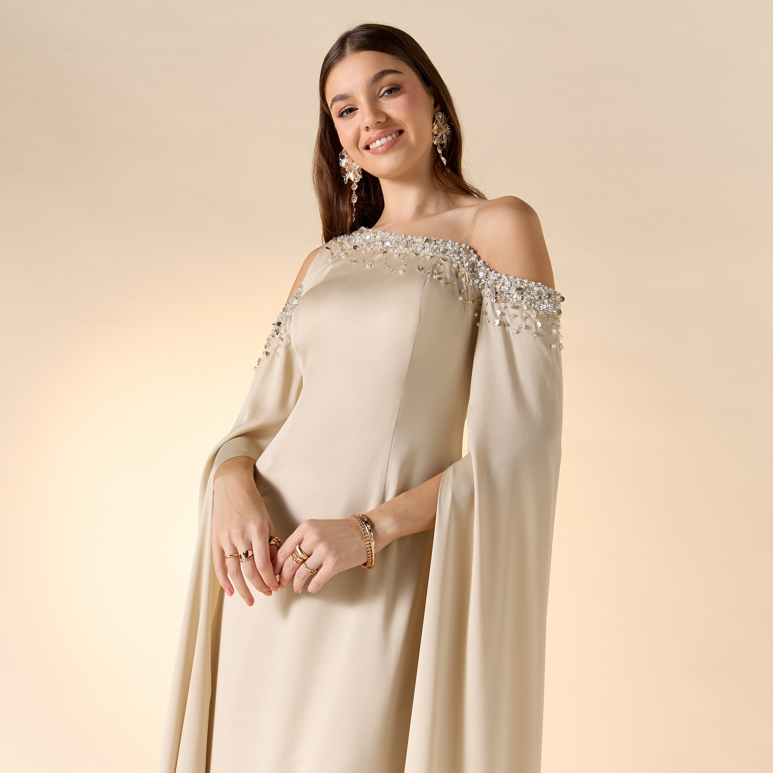 فستان ماكسي مزين بكتف واحد وأكمام كاب من آرا-women-clothing-dresses-image-4