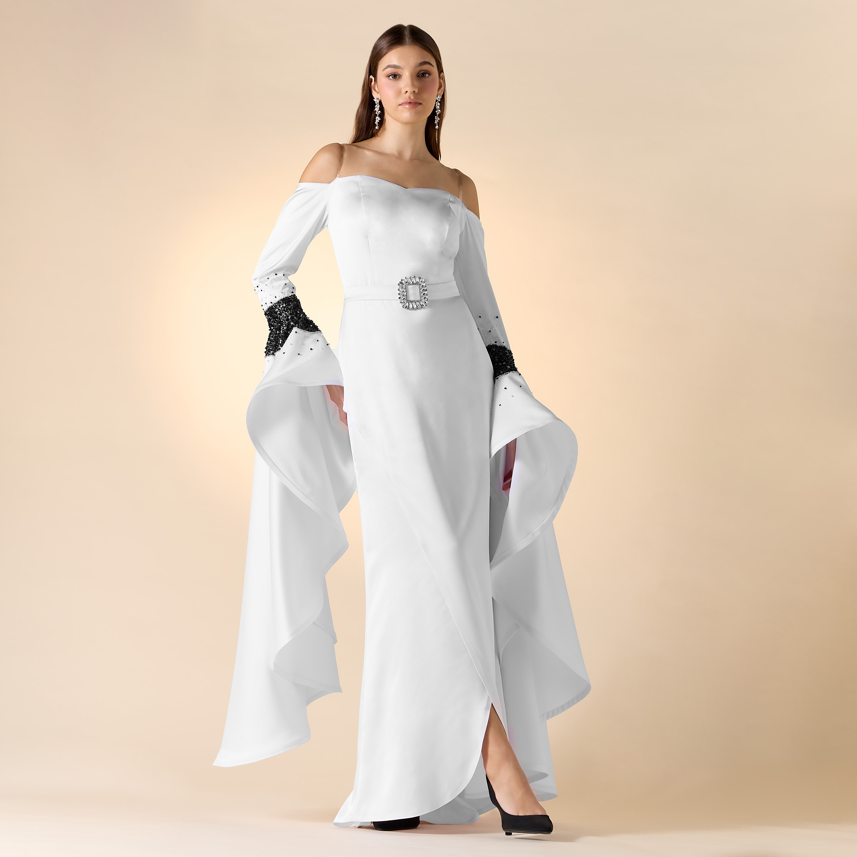 فستان بأكتاف مكشوف وأكمام واسعة وتزيينات من آرار-women-clothing-dresses-image-1