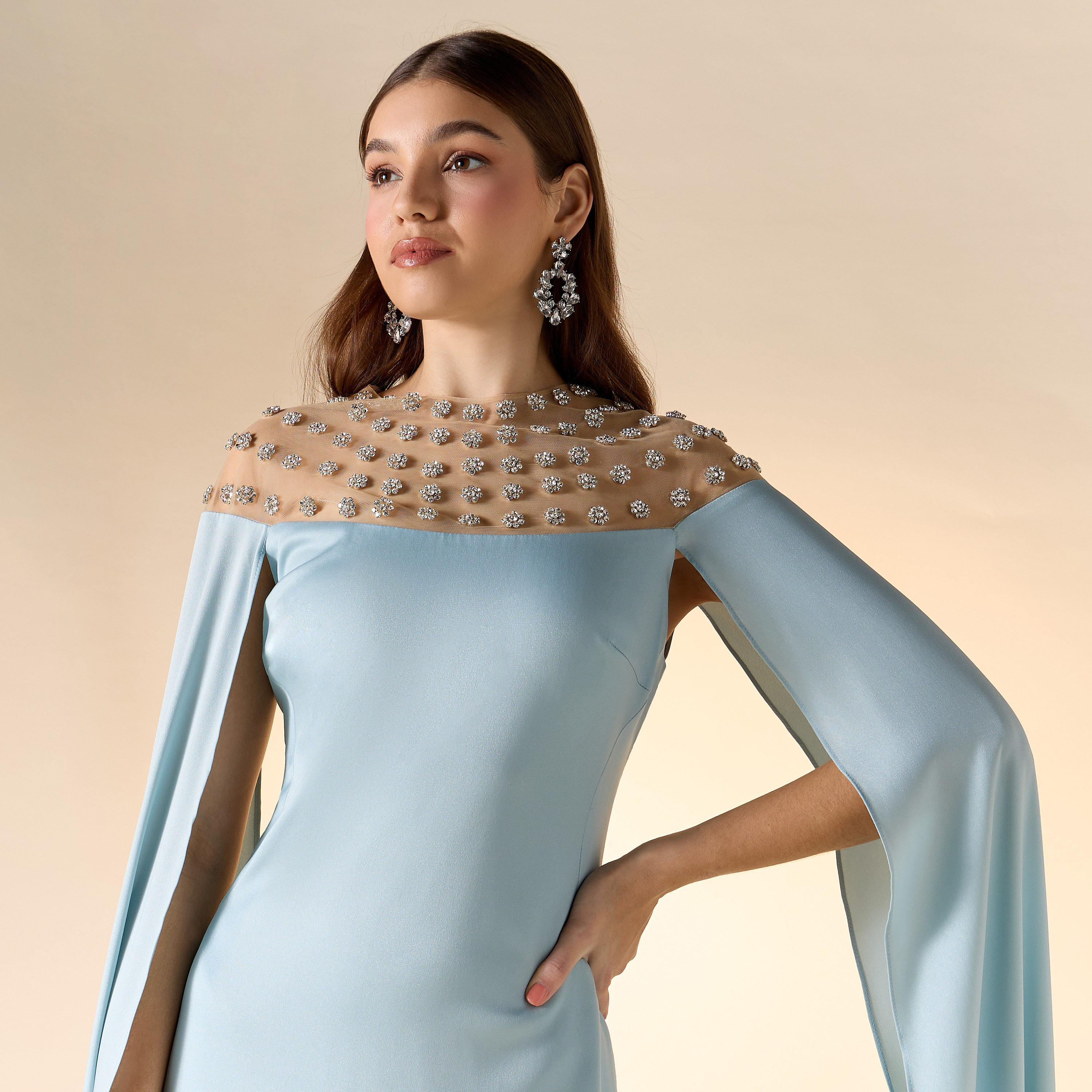 فستان ماكسي مزين بأكمام كيب من آرا-women-clothing-dresses-image-4