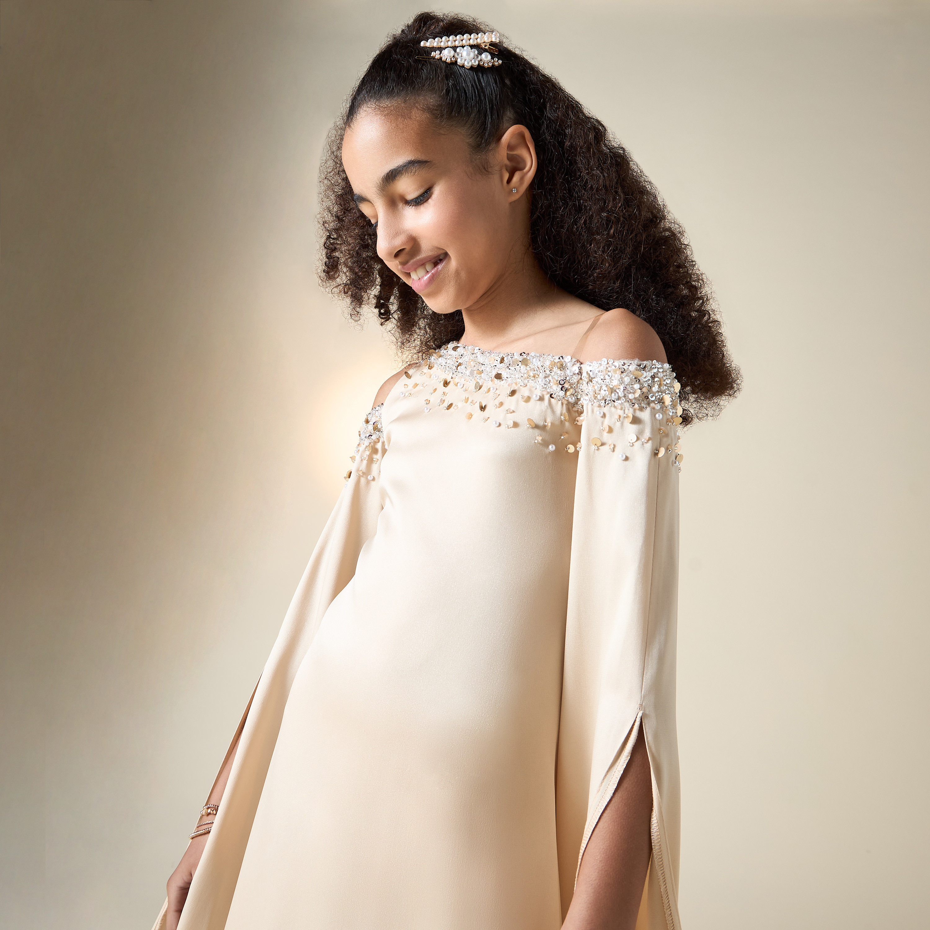 فستان ماكسي آرا مزين بأكتاف مكشوفة وأكمام طويلة-girls-clothing-dressesandjumpsuits-image-6