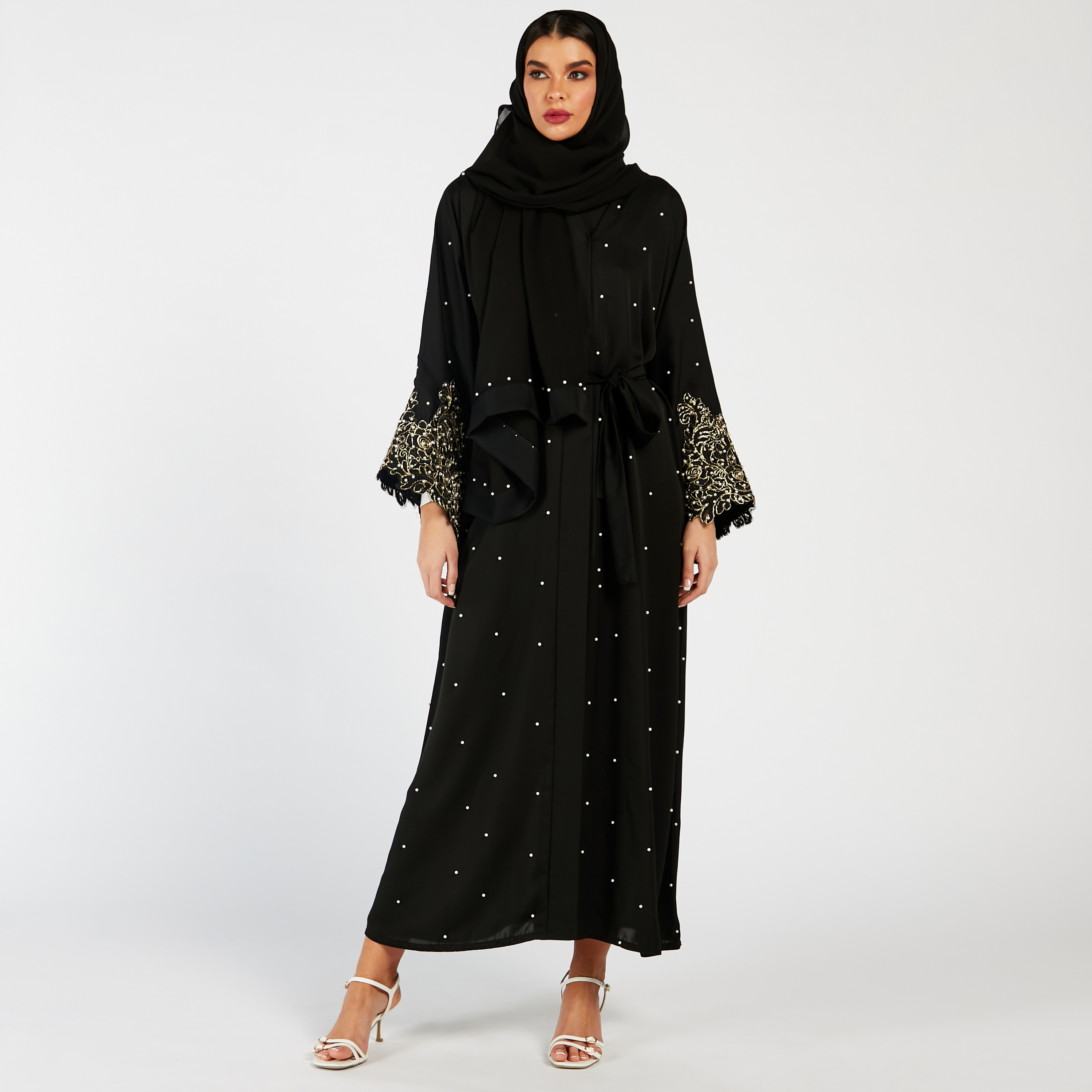 طقم عباية مزينة وحجاب من نُخبة-women-arabicclothing-abayas-image-1