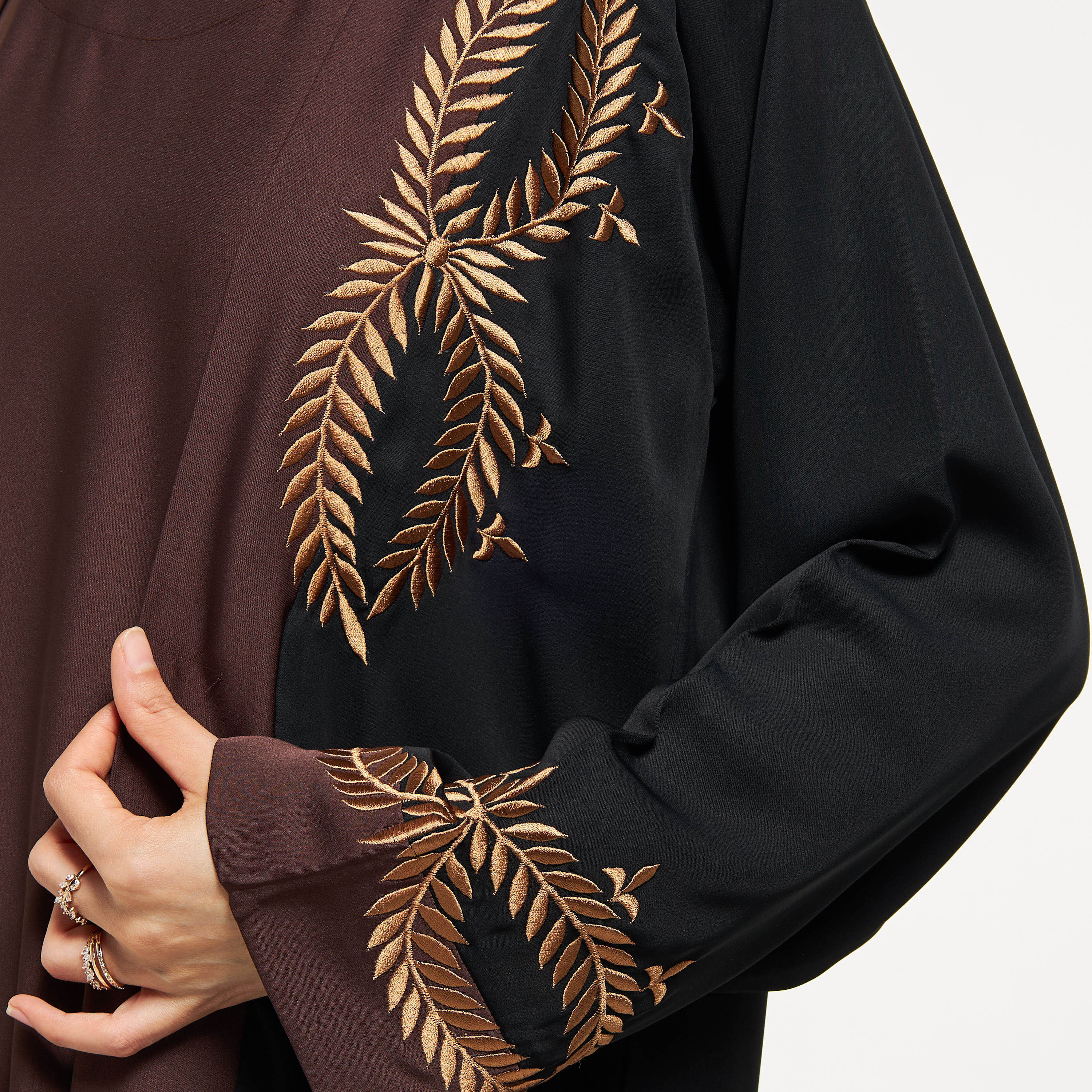 عباية مطرزة بحزام ربط وحجاب من نُخبة-women-arabicclothing-abayas-image-3