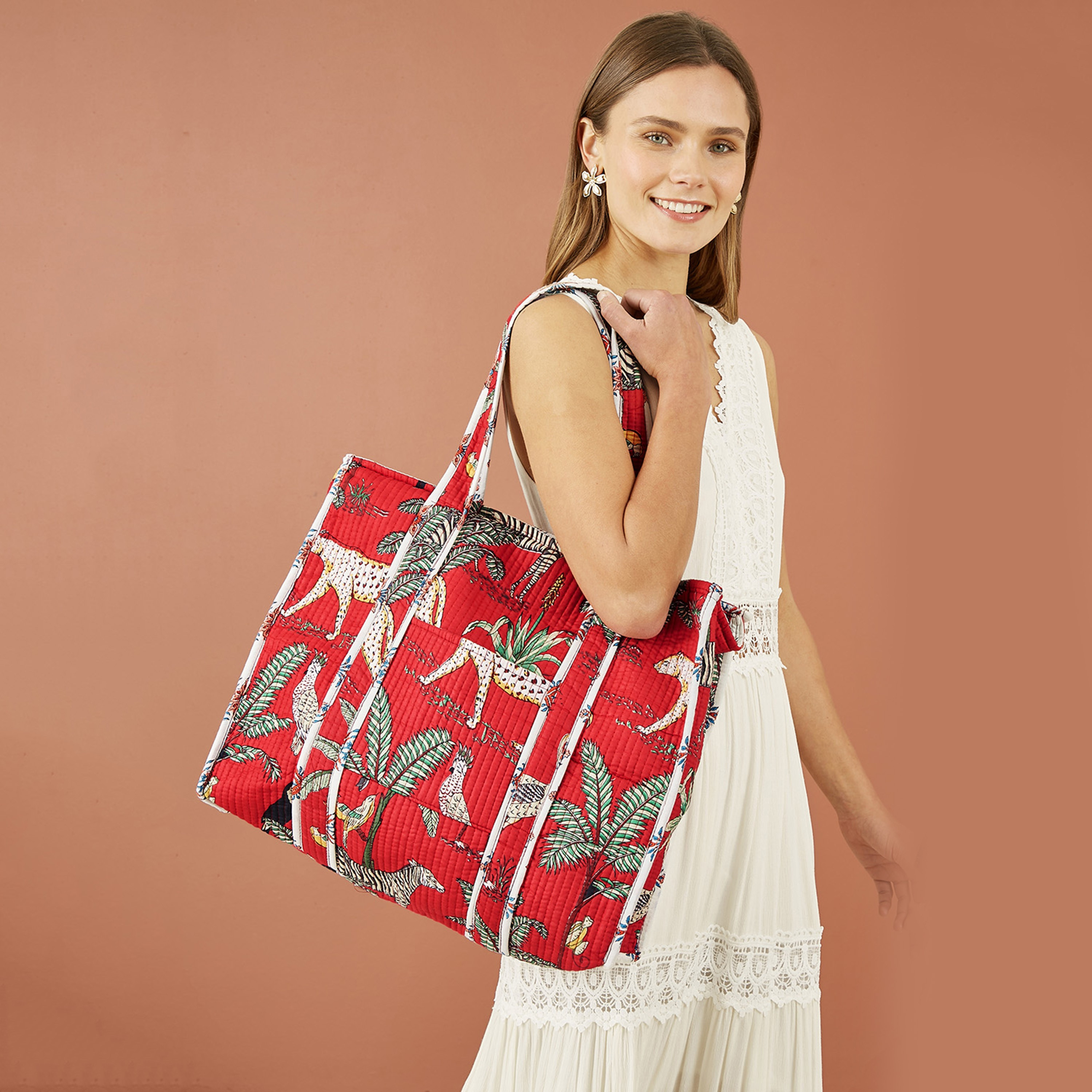 حقيبة كتف نسائية مبطنة بطبعة حيوانات باللون الأحمر مع جيب جانبي من يامي-women-bagsandwallets-handbags-image-3