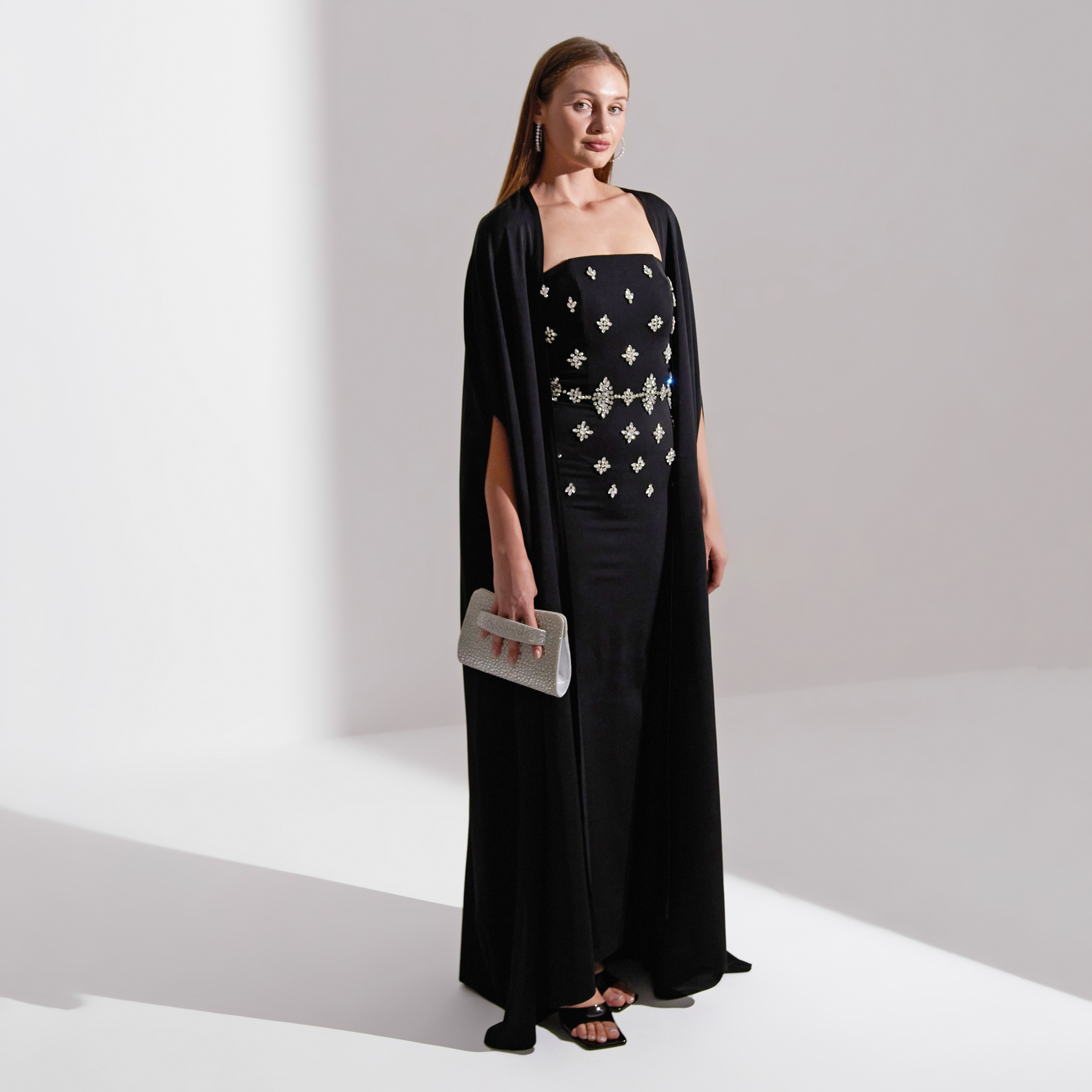 فستان سهرة ماكسي نسائي من أكاديا مكون من قطعتين مع عباءة من الكريب الكريستالي-women-clothing-dresses-image-2