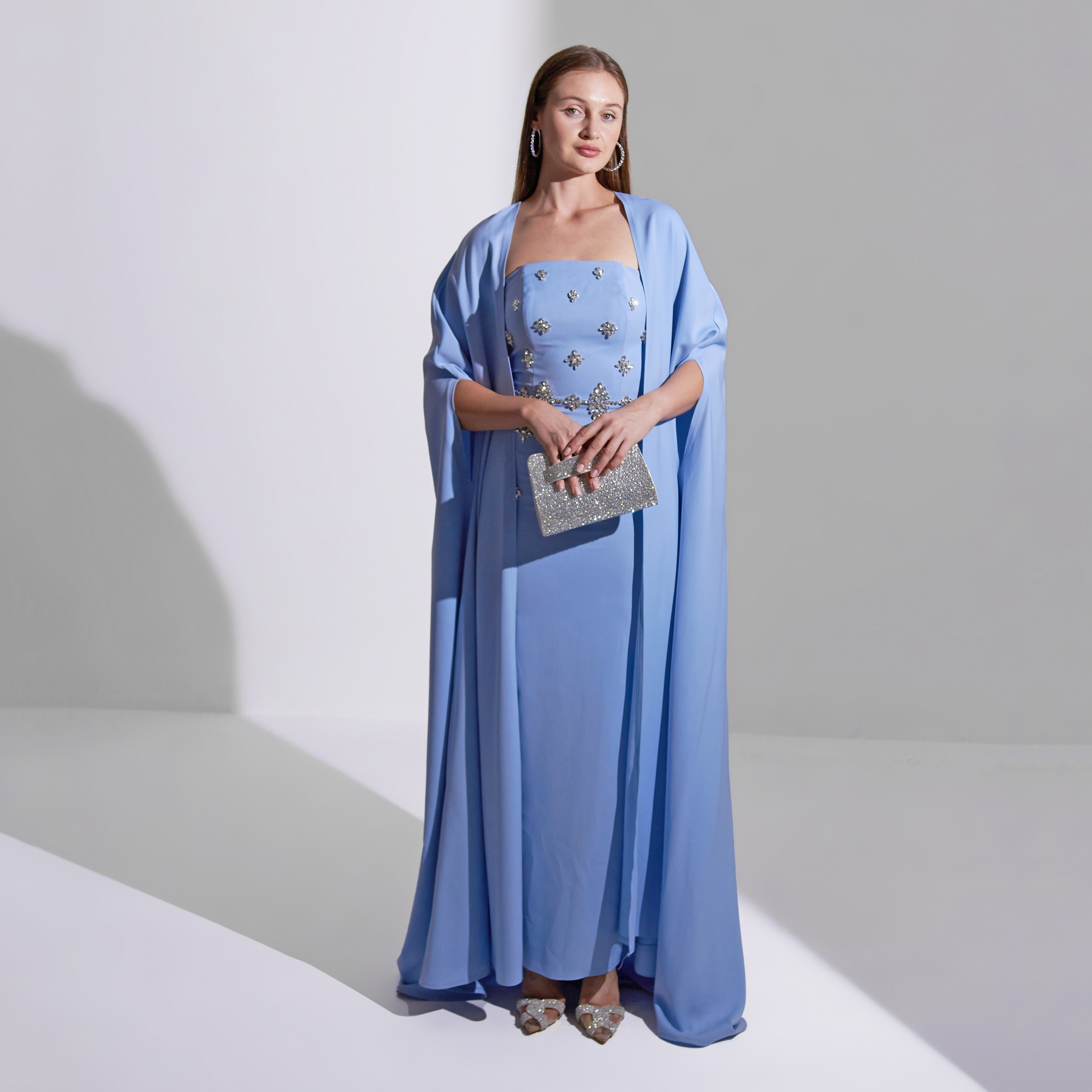 فستان سهرة ماكسي نسائي من أكاديا مكون من قطعتين مع عباءة من الكريب الكريستالي-women-clothing-dresses-image-11