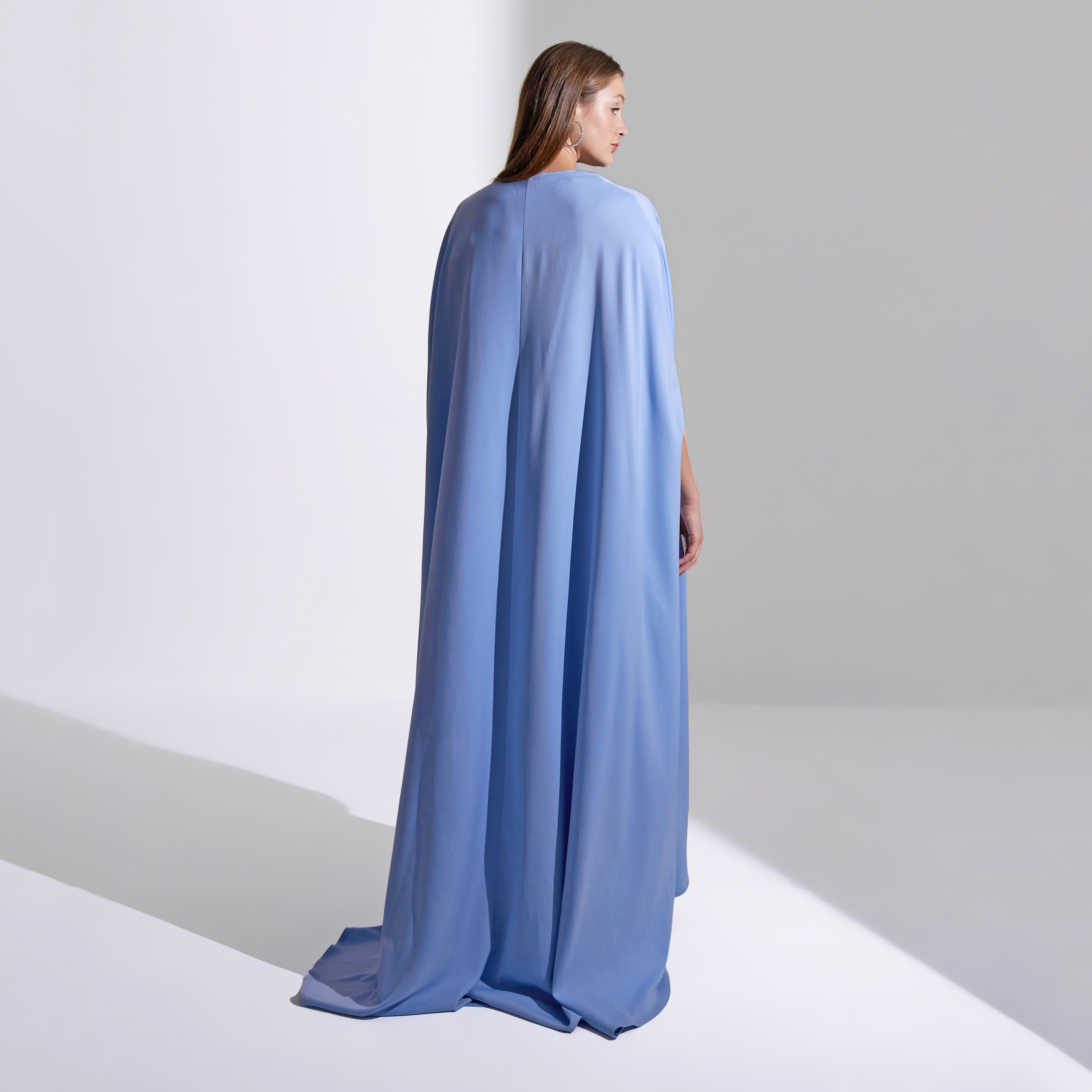 فستان سهرة ماكسي نسائي من أكاديا مكون من قطعتين مع عباءة من الكريب الكريستالي-women-clothing-dresses-image-13
