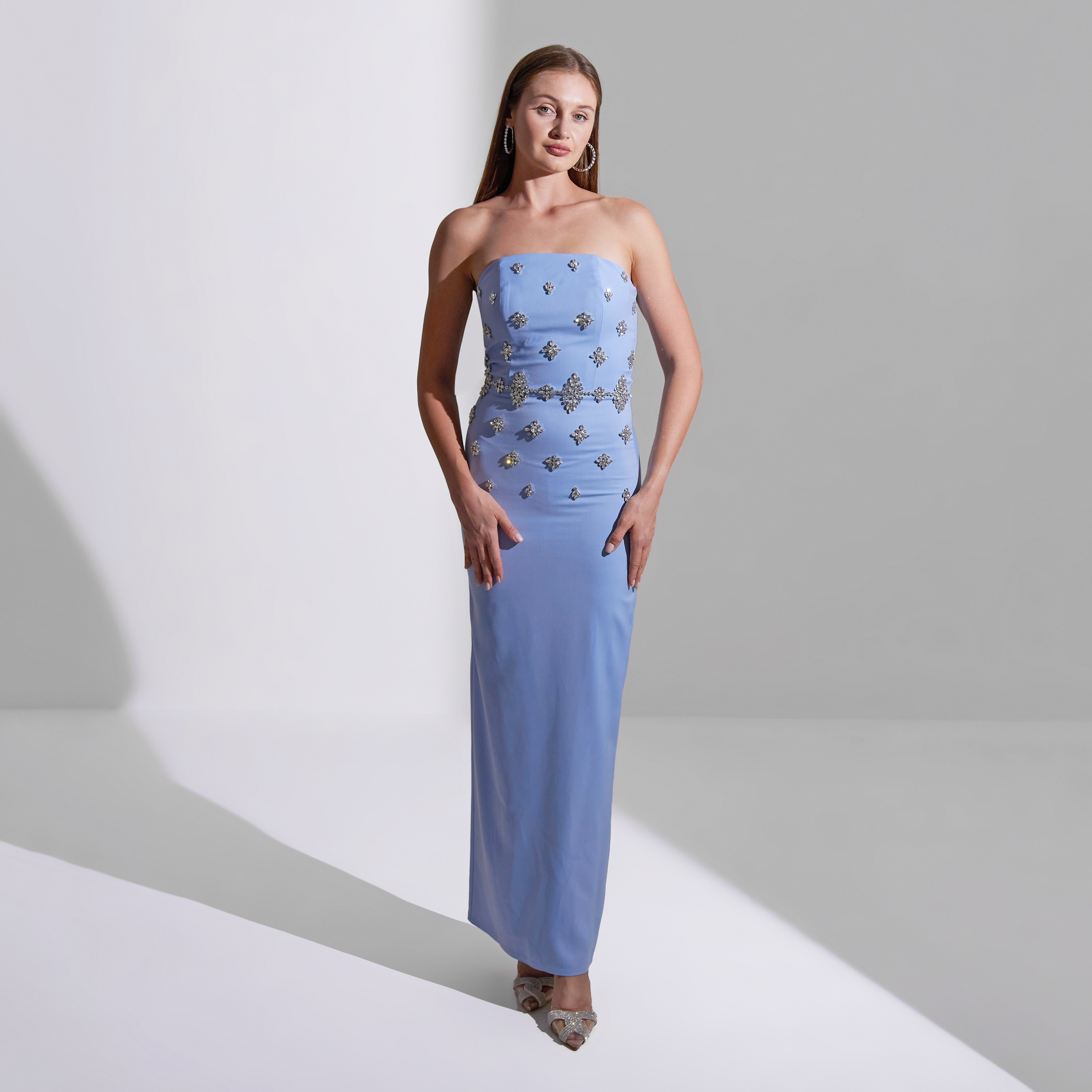 فستان سهرة ماكسي نسائي من أكاديا مكون من قطعتين مع عباءة من الكريب الكريستالي-women-clothing-dresses-image-14