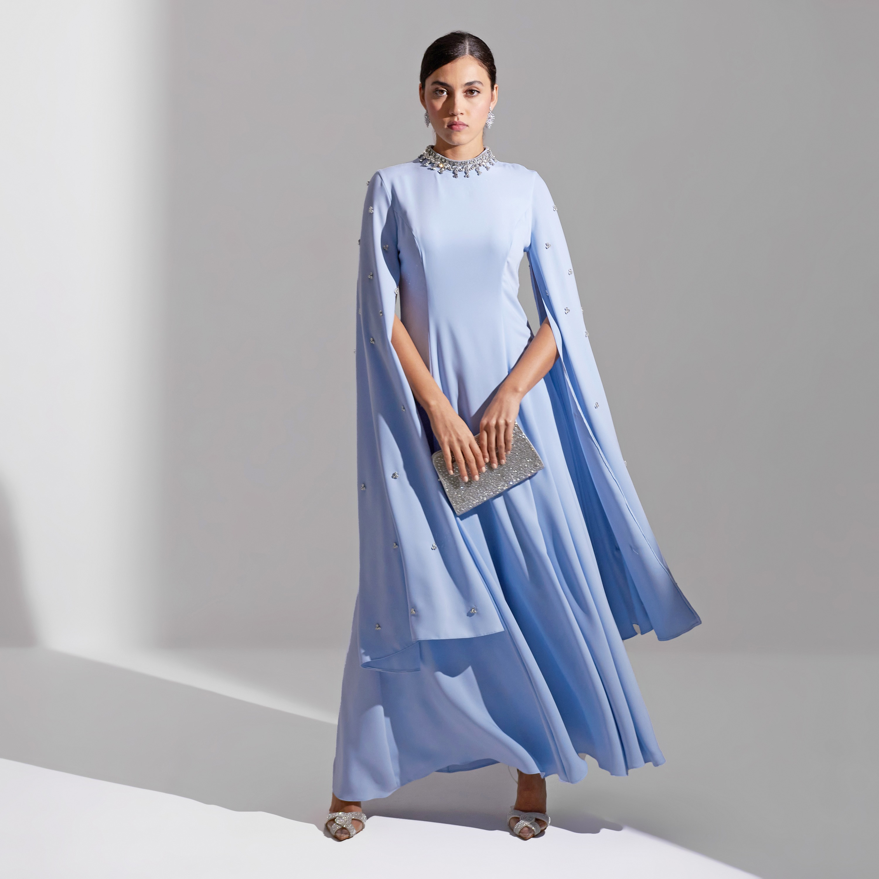 فستان سهرة نسائي ماكسي من الكريب بفتحة رقبة وأكمام واسعة ومزين بالكريستال من أكاديا-women-clothing-dresses-image-21