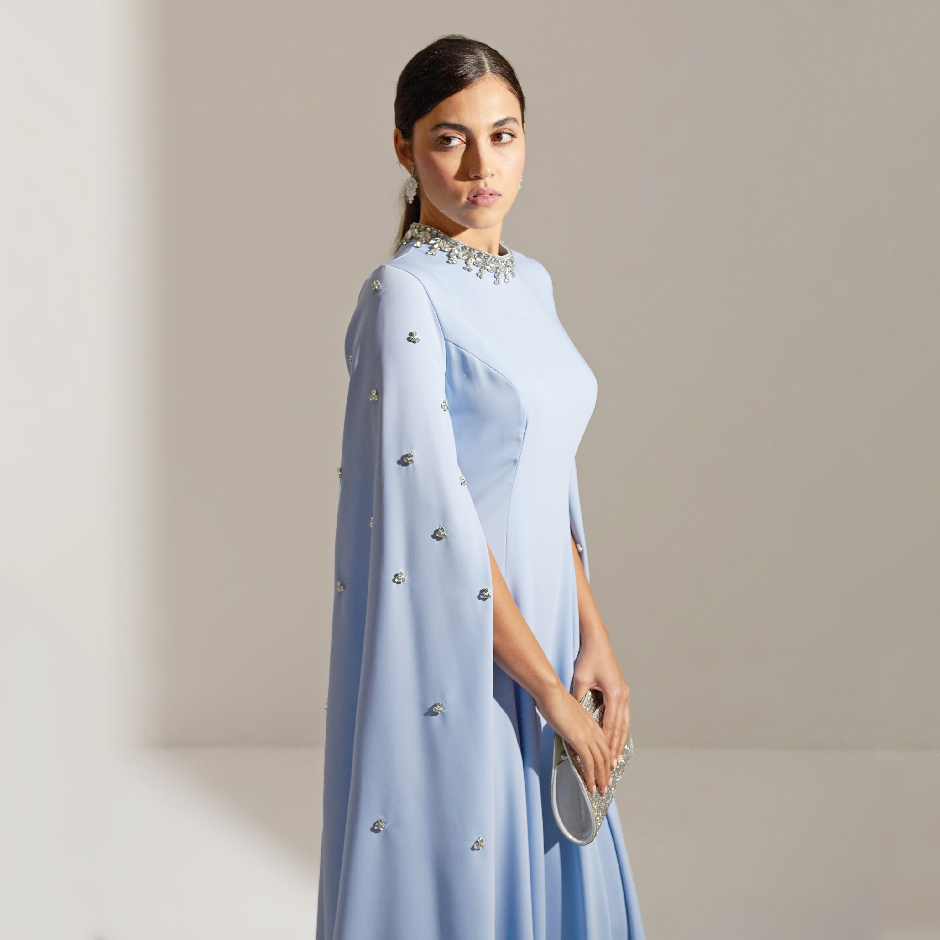 فستان سهرة نسائي ماكسي من الكريب بفتحة رقبة وأكمام واسعة ومزين بالكريستال من أكاديا-women-clothing-dresses-image-23