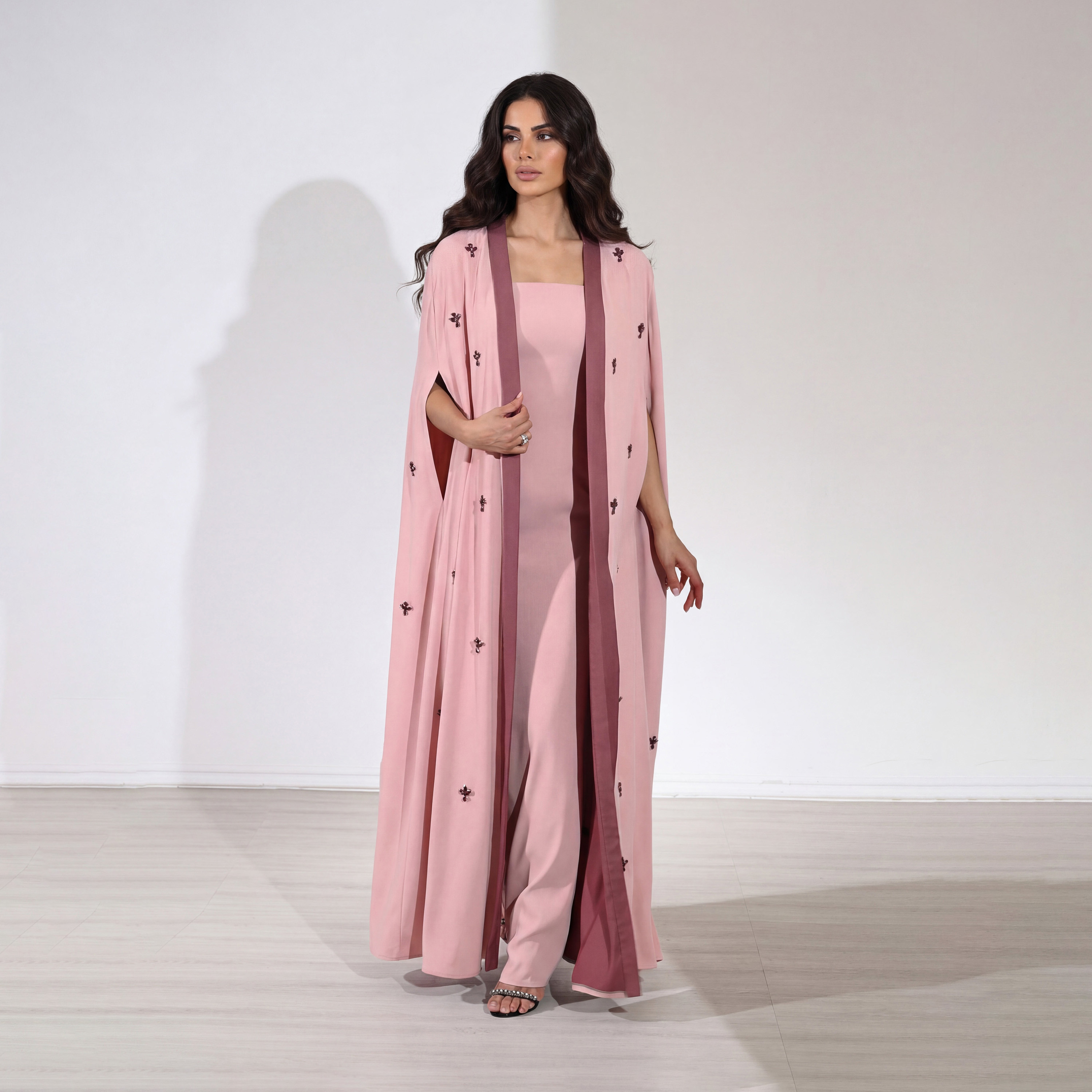 طقم سهرة نسائي مكون من قطعتين من الكريب بتطريز كريستالي وأكمام كاب علوية من أكاديا-women-clothing-dresses-image-5