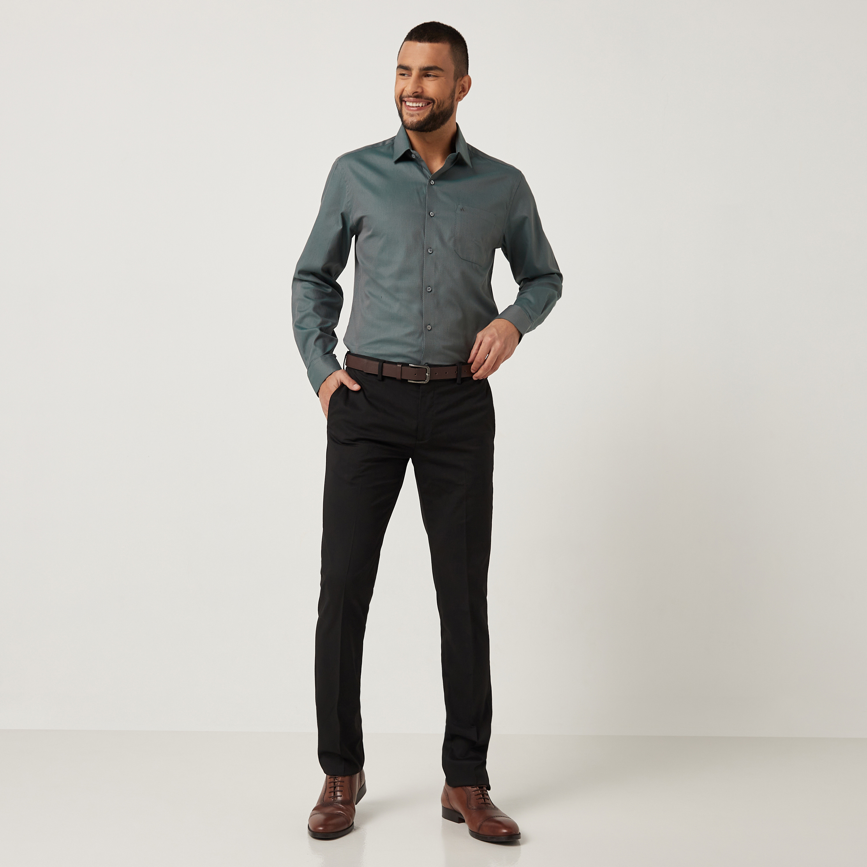 قميص فارمل بأكمام طويلة وياقة بتصميم ذاتي باللون الأخضر للرجال من آیرو-men-clothing-shirts-image-5