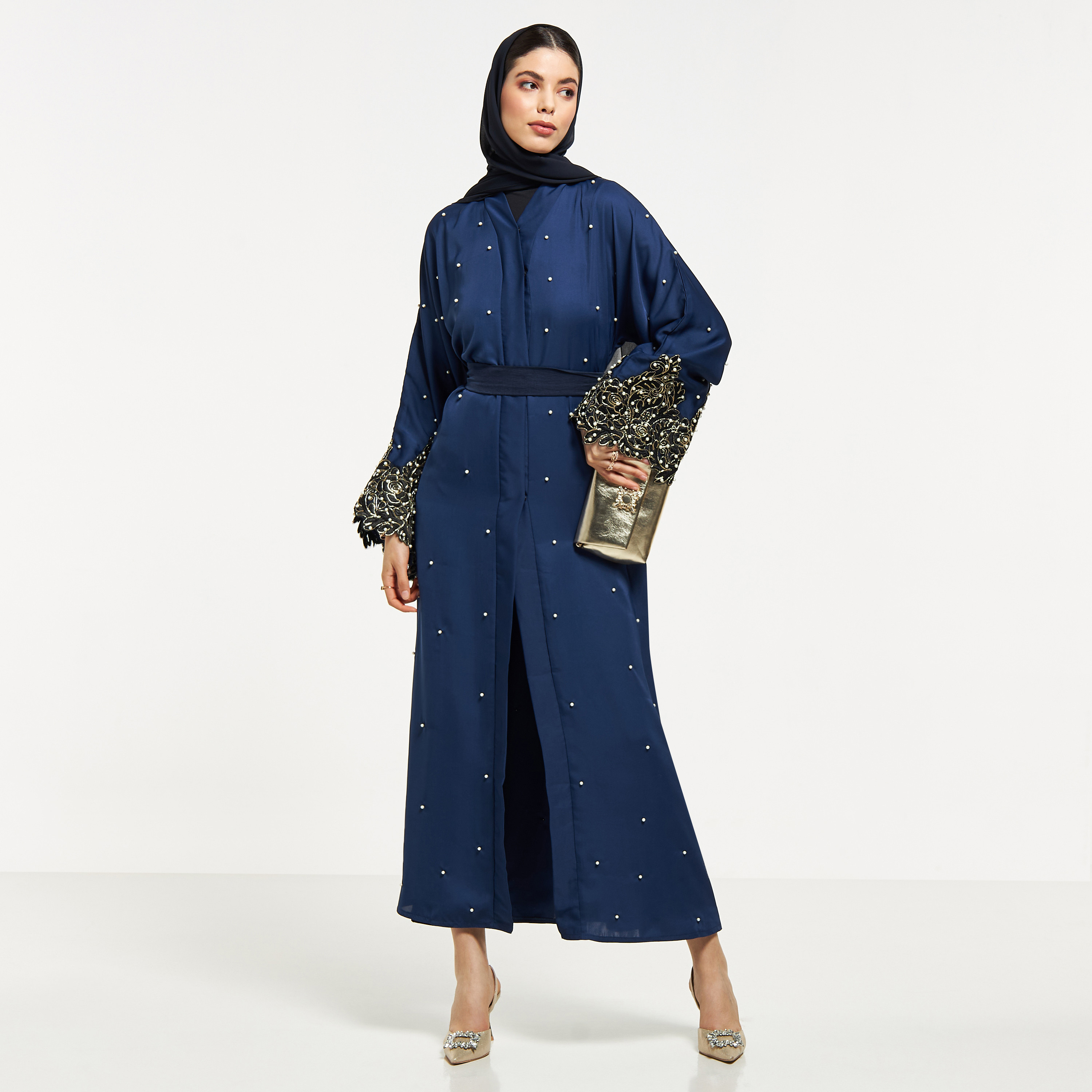 عباية مزينة ومطرزة مع حجاب من نُخبة-women-arabicclothing-abayas-image-9